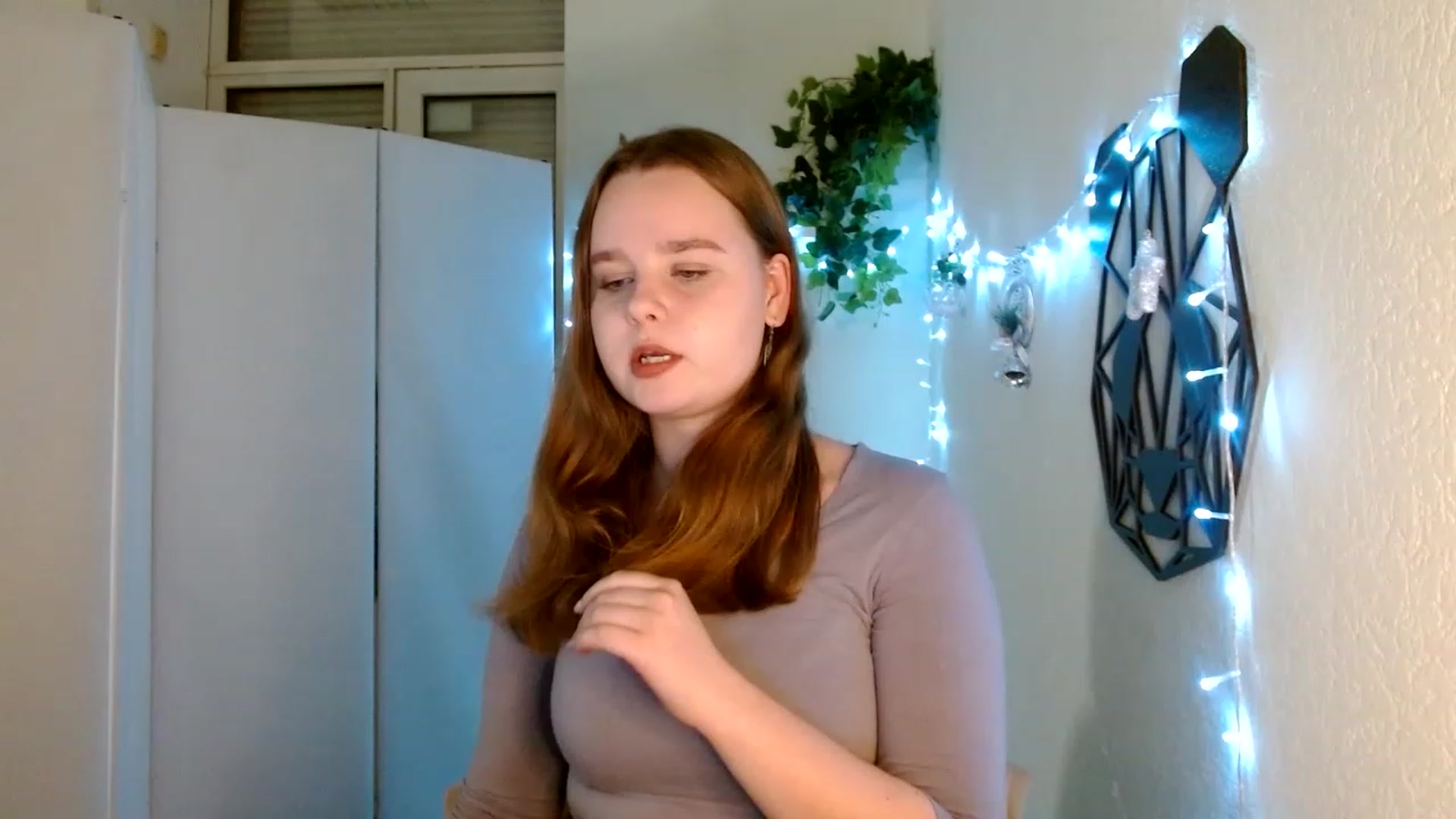 Gallery image thumbnail from Cold_Moon's myfreecams stream on, 12/25/2022, 16:34 image 14 of 20