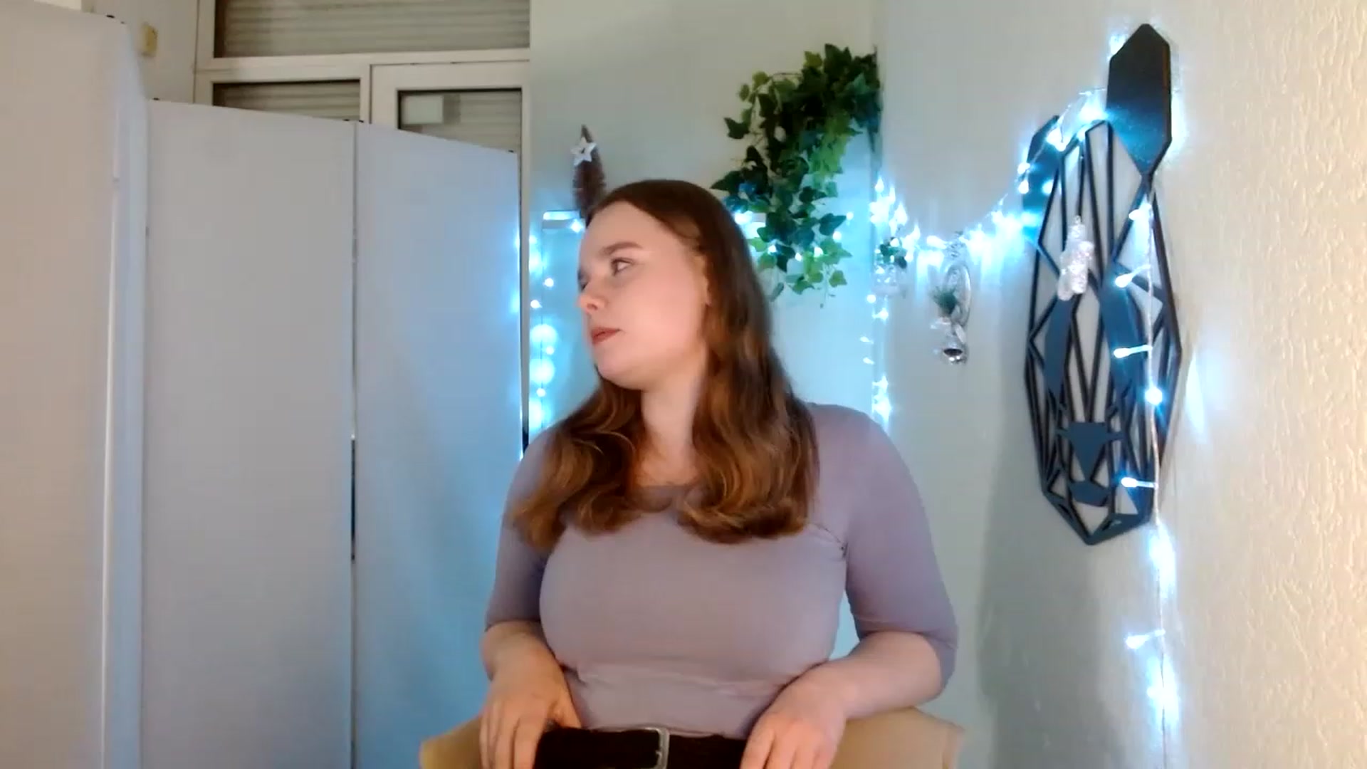 Gallery image thumbnail from Cold_Moon's myfreecams stream on, 12/25/2022, 16:34 image 15 of 20
