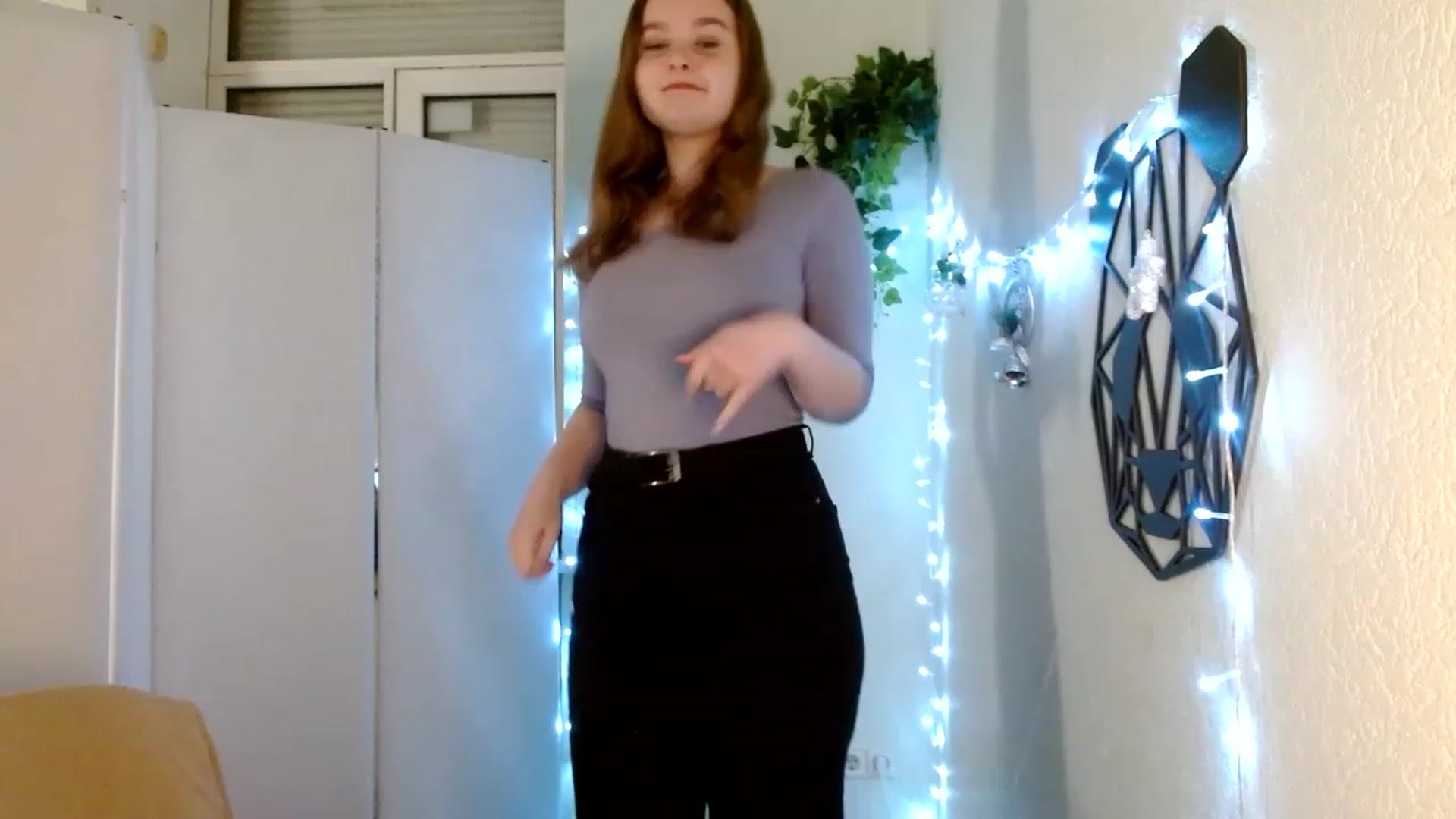 Gallery image thumbnail from Cold_Moon's myfreecams stream on, 12/25/2022, 16:34 image 18 of 20