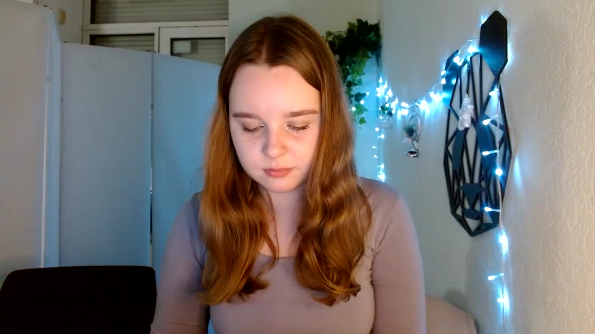 Gallery image thumbnail from Cold_Moon's myfreecams stream on, 12/25/2022, 18:03 image 16 of 20