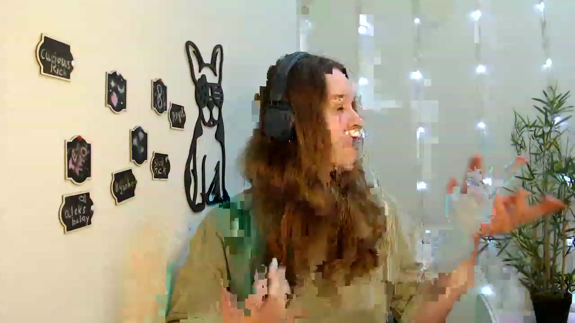 Gallery image thumbnail from Cold_Moon's myfreecams stream on, 05/21/2023, 12:24 image 9 of 20
