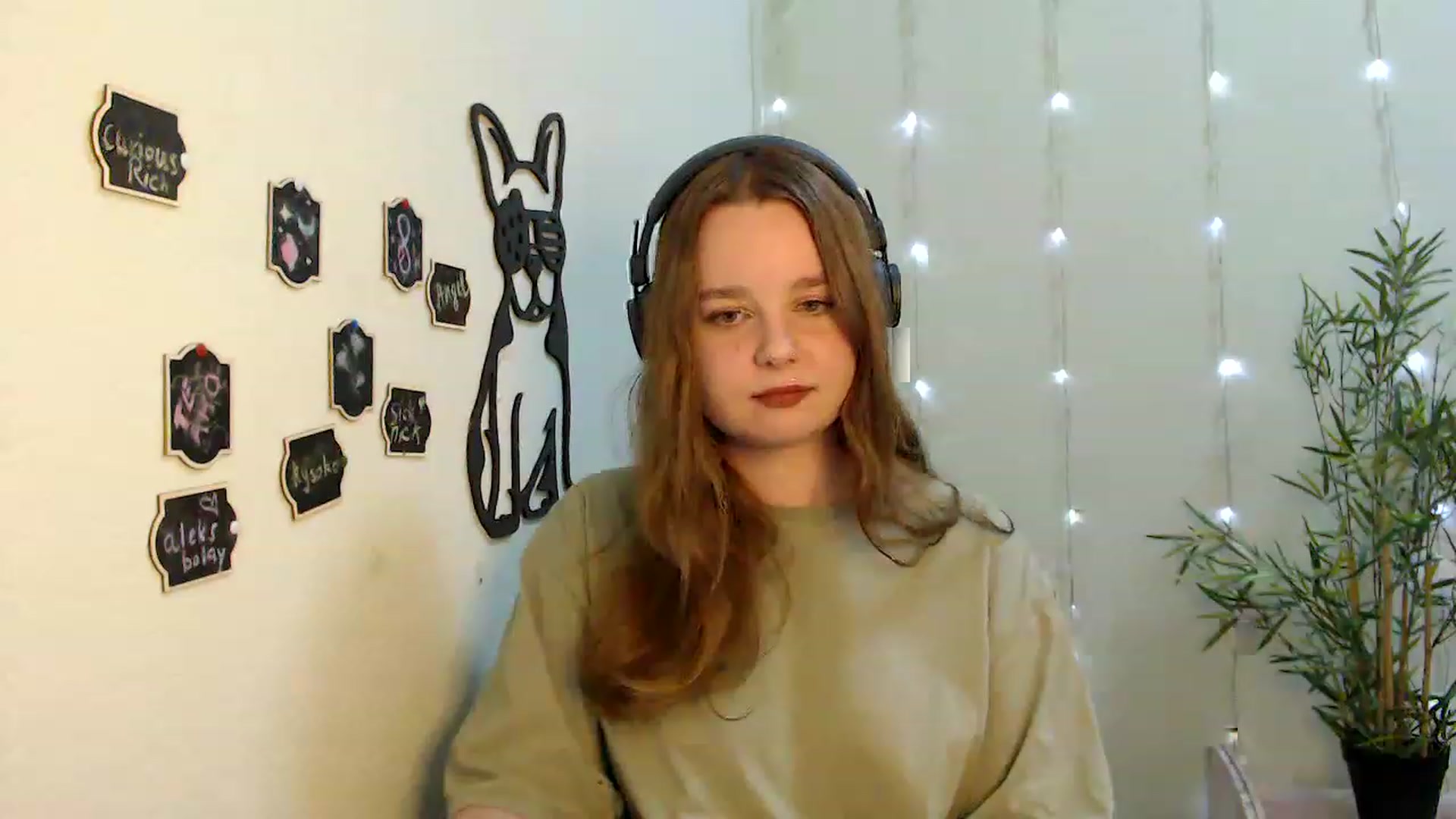 Gallery image thumbnail from Cold_Moon's myfreecams stream on, 05/21/2023, 12:24 image 14 of 20