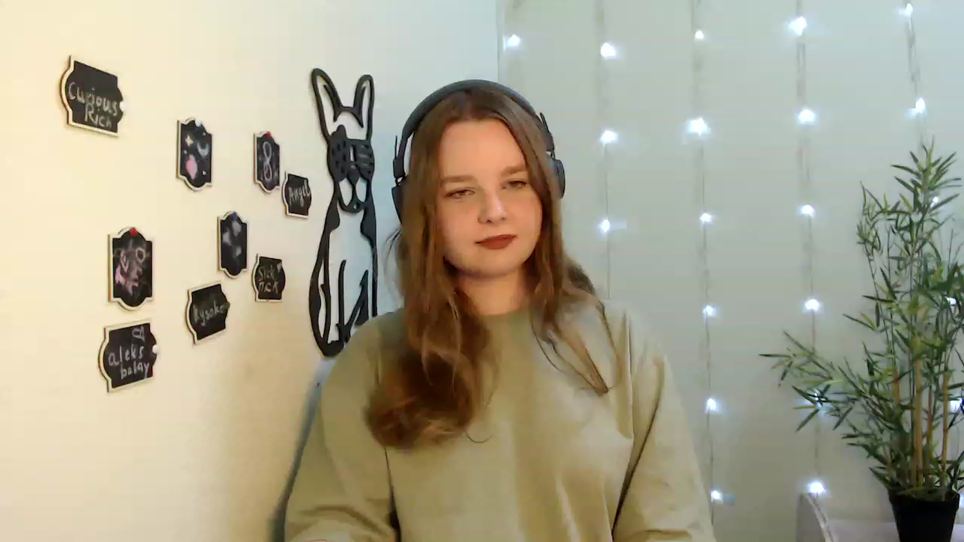 Gallery image thumbnail from Cold_Moon's myfreecams stream on, 05/21/2023, 12:24 image 16 of 20
