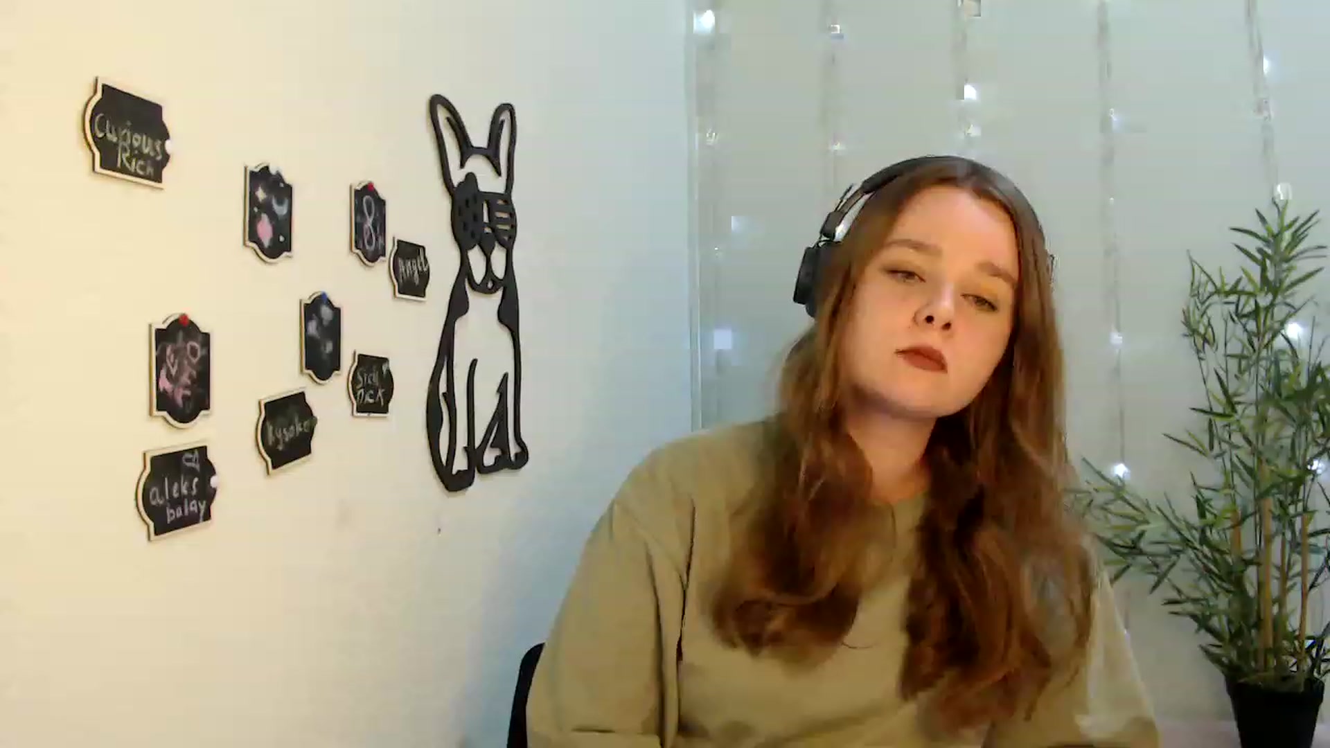 Gallery image thumbnail from Cold_Moon's myfreecams stream on, 05/21/2023, 12:24 image 8 of 20