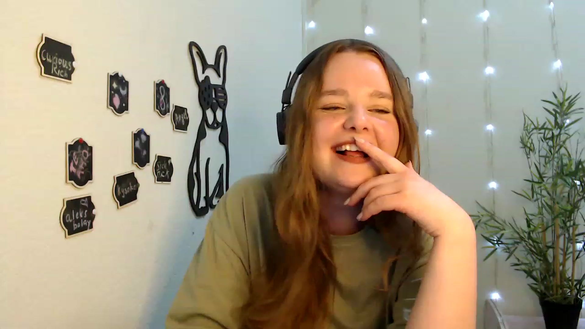 Gallery image thumbnail from Cold_Moon's myfreecams stream on, 05/21/2023, 14:11 image 13 of 20