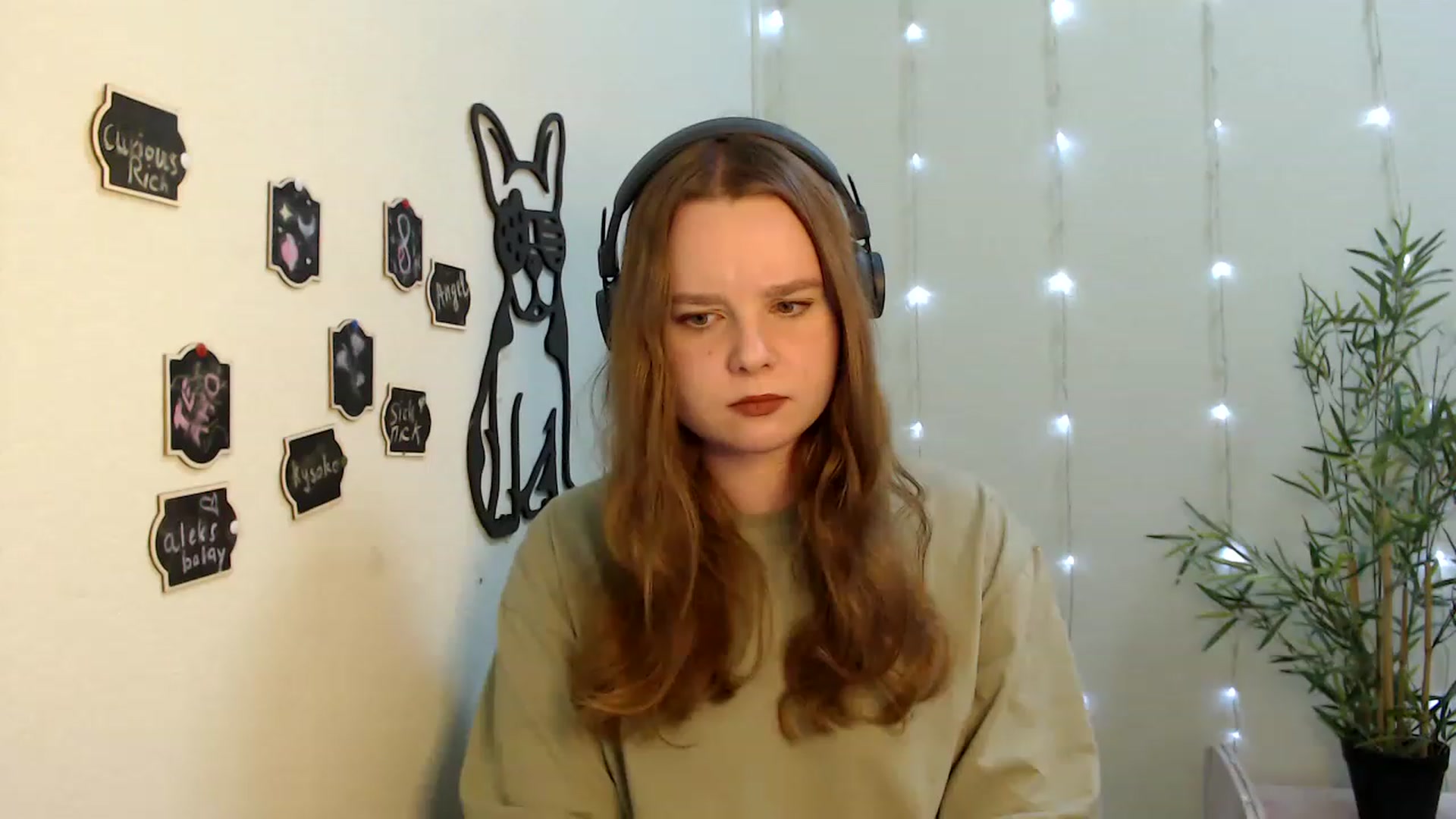 Gallery image thumbnail from Cold_Moon's myfreecams stream on, 05/21/2023, 14:11 image 3 of 20