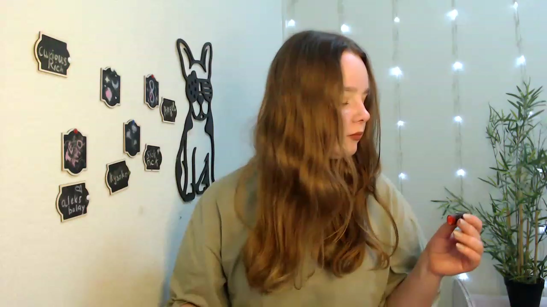 Gallery image thumbnail from Cold_Moon's myfreecams stream on, 05/21/2023, 14:11 image 18 of 20