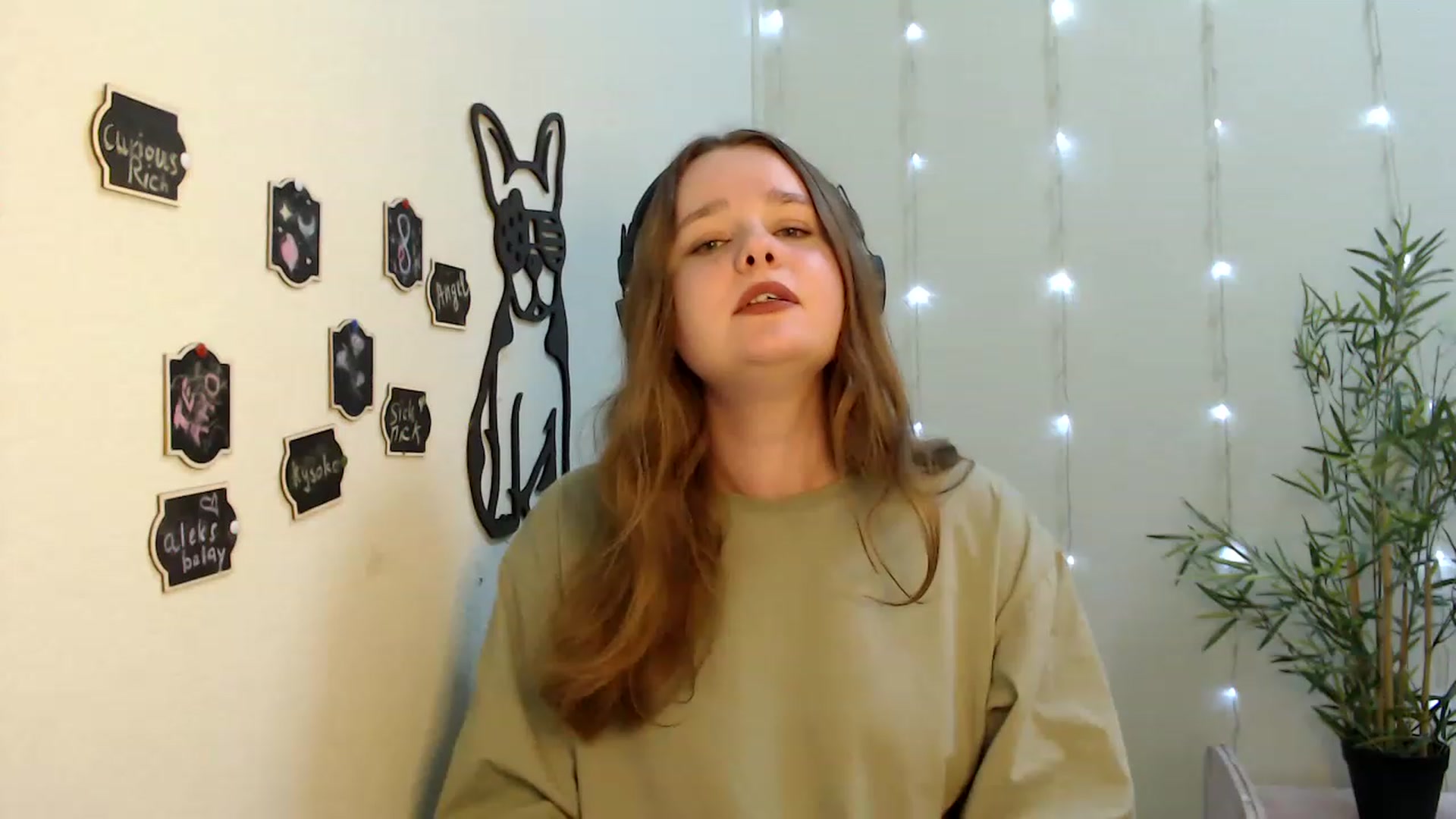 Gallery image thumbnail from Cold_Moon's myfreecams stream on, 05/21/2023, 14:11 image 6 of 20