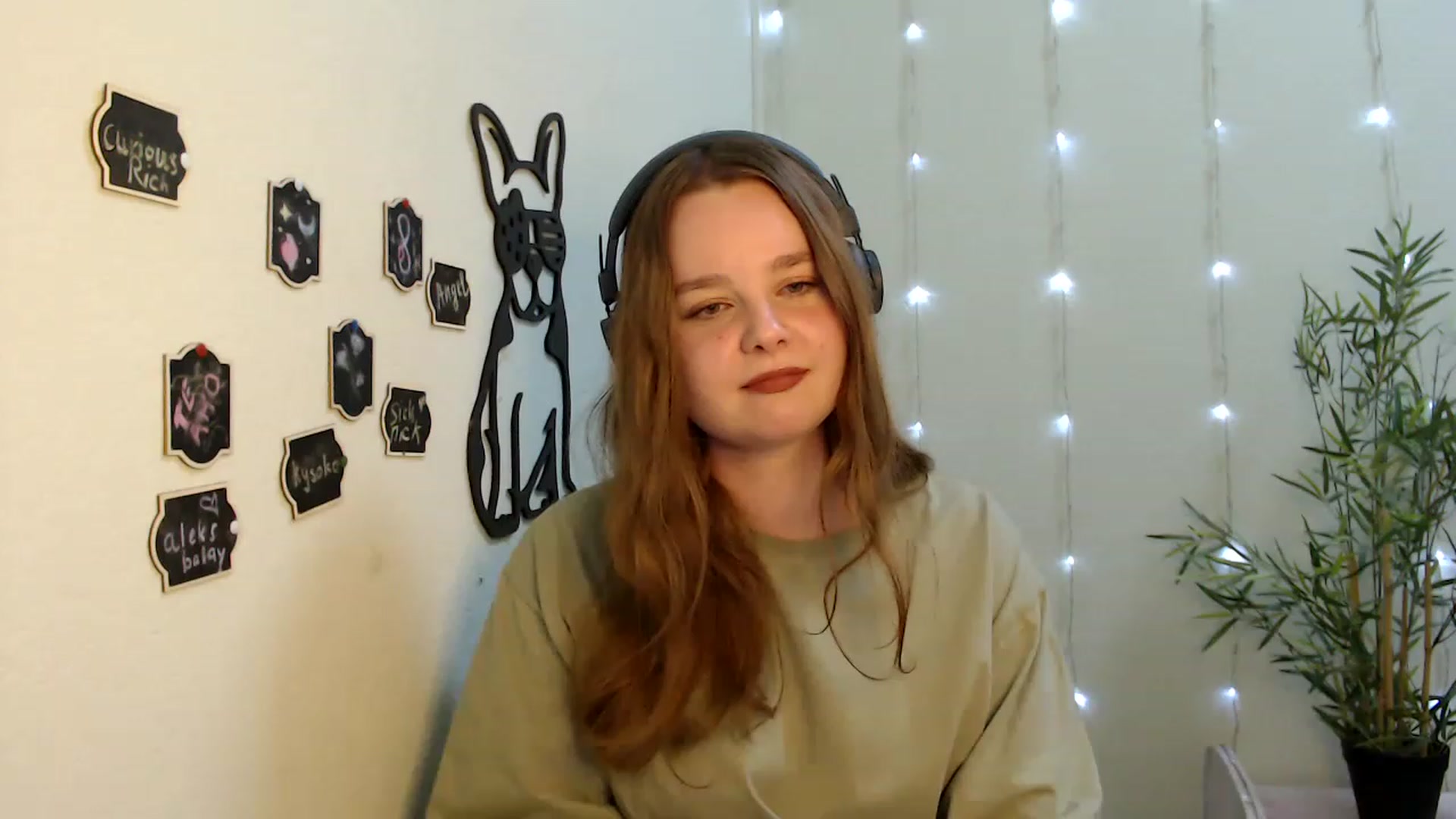 Gallery image thumbnail from Cold_Moon's myfreecams stream on, 05/21/2023, 14:11 image 10 of 20