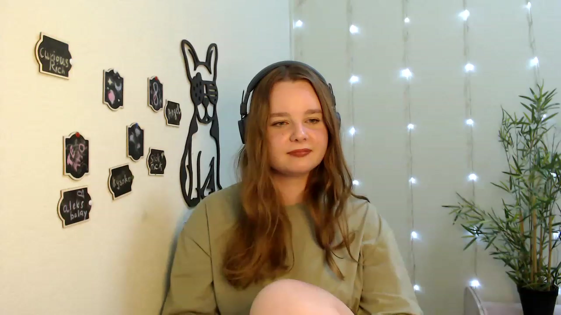 Gallery image thumbnail from Cold_Moon's myfreecams stream on, 05/21/2023, 14:11 image 15 of 20