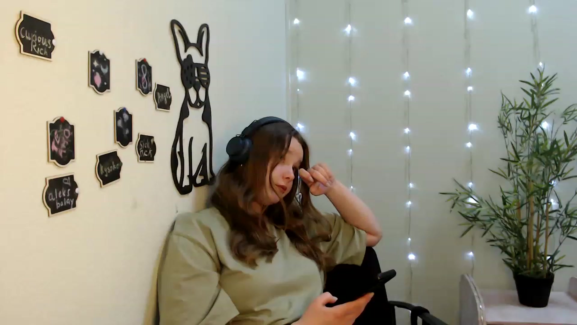 Gallery image thumbnail from Cold_Moon's myfreecams stream on, 05/21/2023, 15:58 image 3 of 20