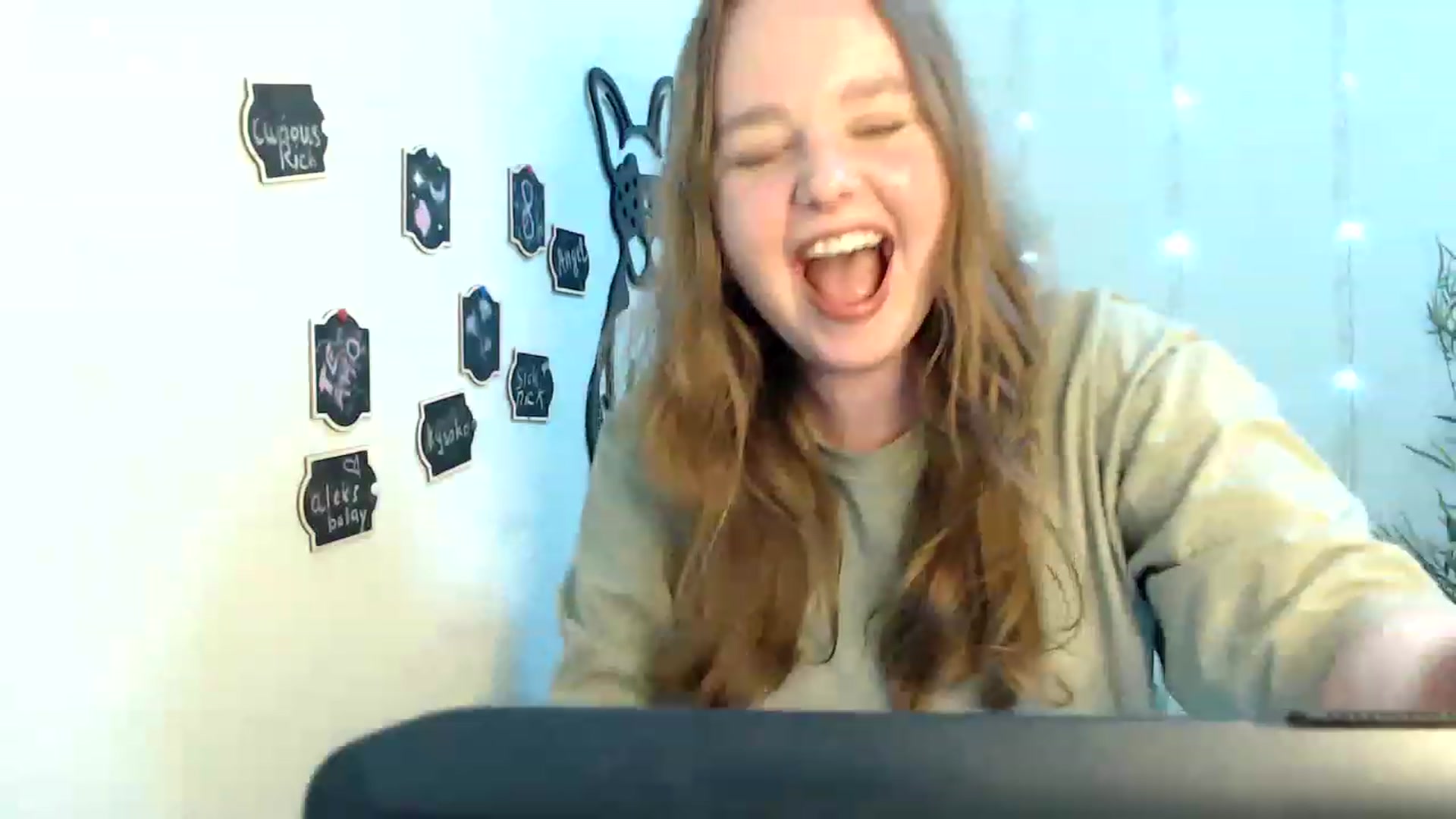 Gallery image thumbnail from Cold_Moon's myfreecams stream on, 05/21/2023, 15:58 image 11 of 20