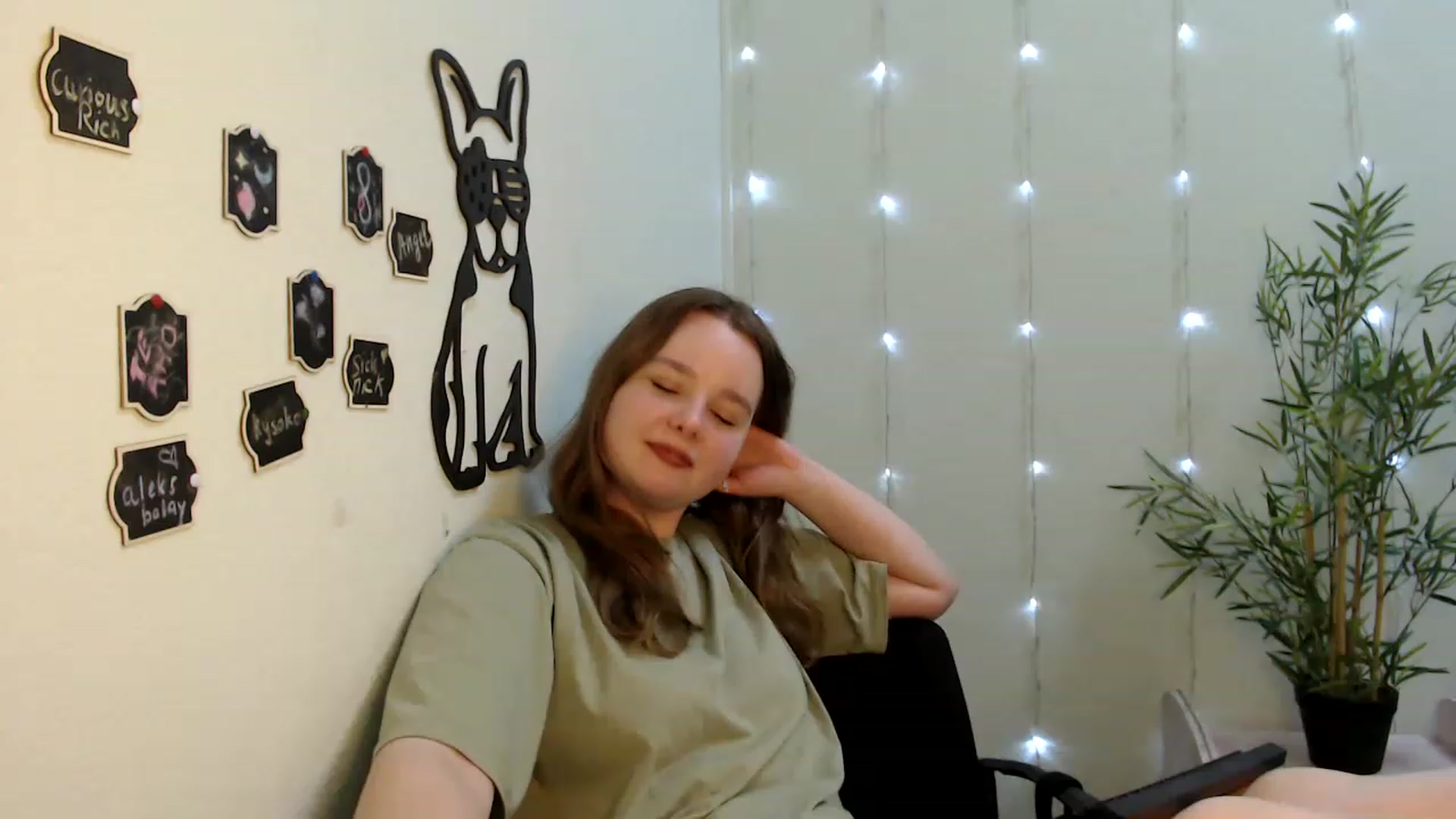 Gallery image thumbnail from Cold_Moon's myfreecams stream on, 05/21/2023, 15:58 image 1 of 20