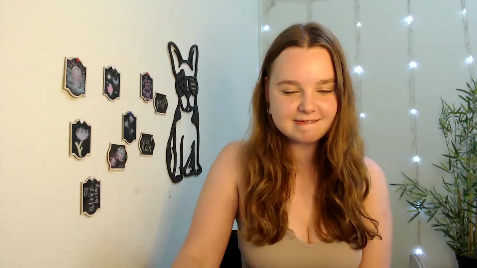 Gallery image thumbnail from Cold_Moon's myfreecams stream on, 05/28/2023, 13:31 image 7 of 20