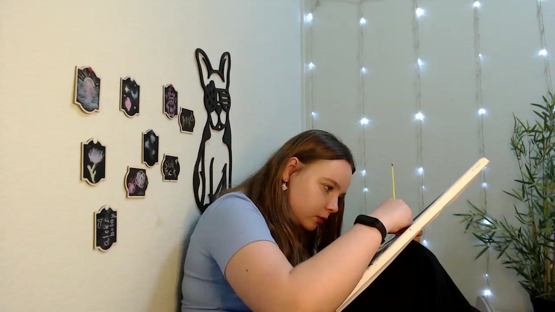 Gallery image thumbnail from Cold_Moon's myfreecams stream on, 05/28/2023, 13:31 image 17 of 20