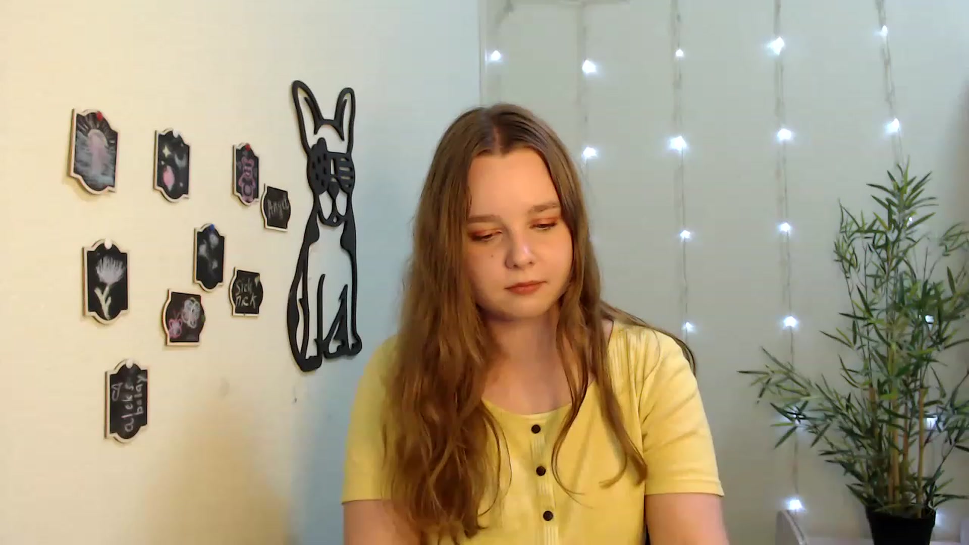 Gallery image thumbnail from Cold_Moon's myfreecams stream on, 05/29/2023, 12:46 image 17 of 20
