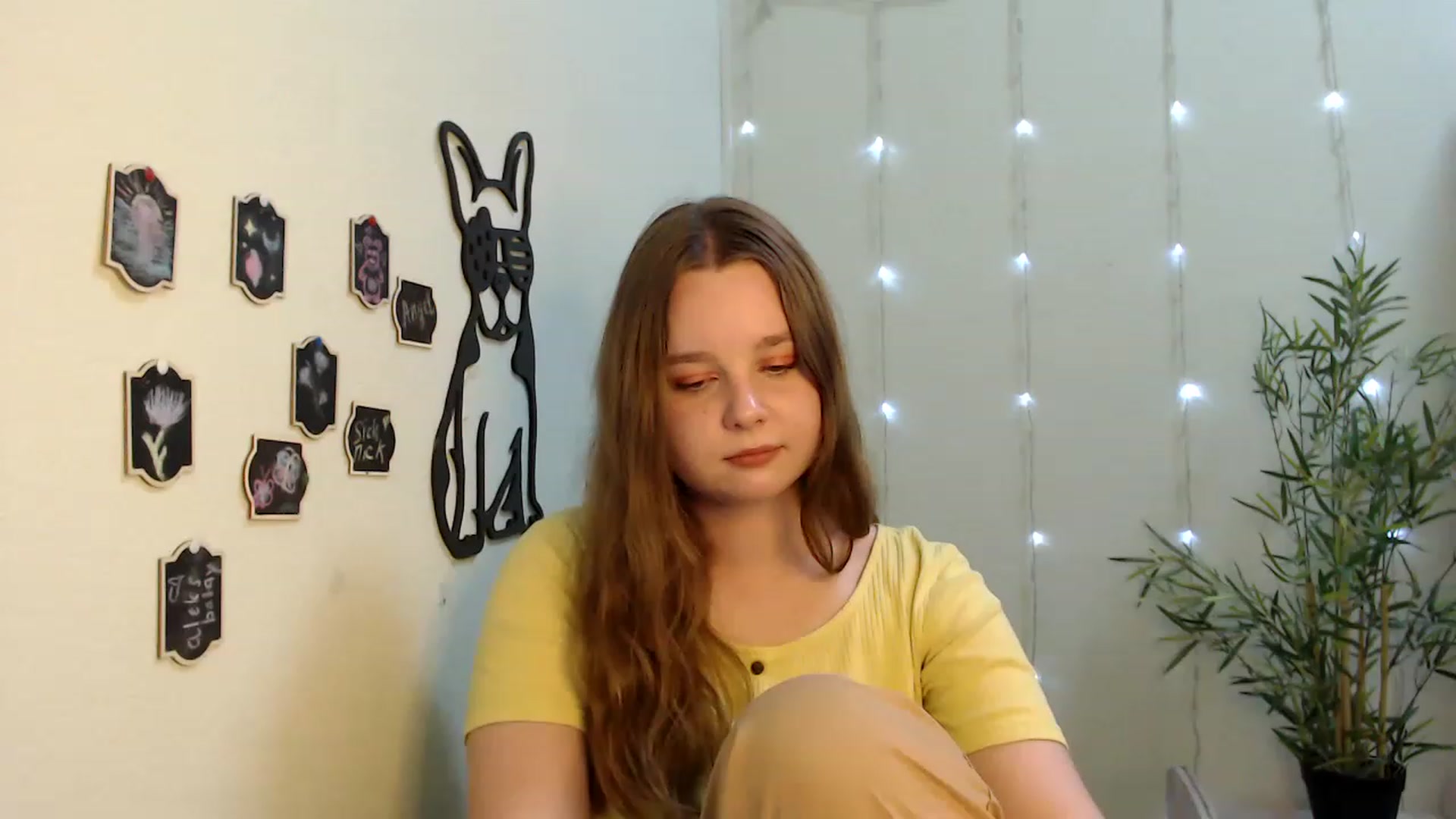 Gallery image thumbnail from Cold_Moon's myfreecams stream on, 05/29/2023, 12:46 image 3 of 20