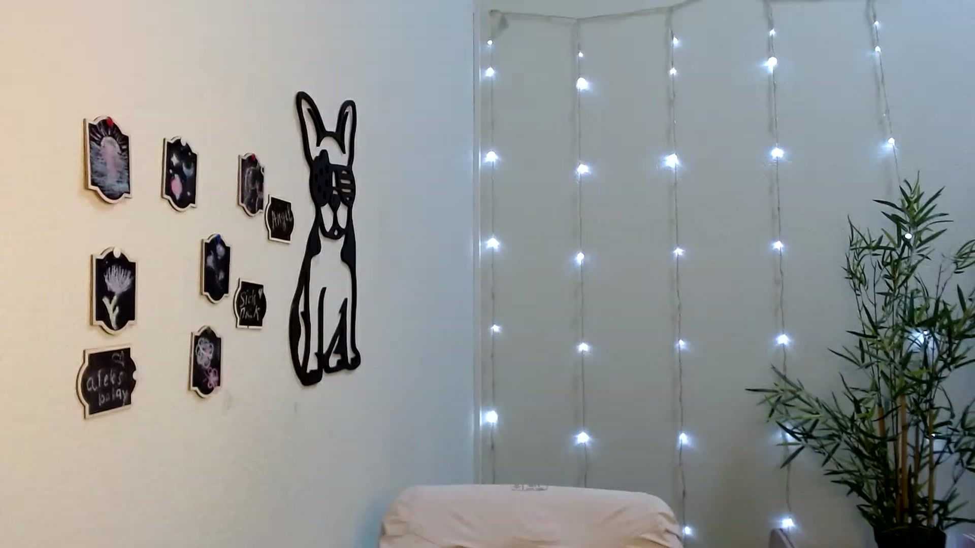 Gallery image thumbnail from Cold_Moon's myfreecams stream on, 06/03/2023, 13:25 image 13 of 20