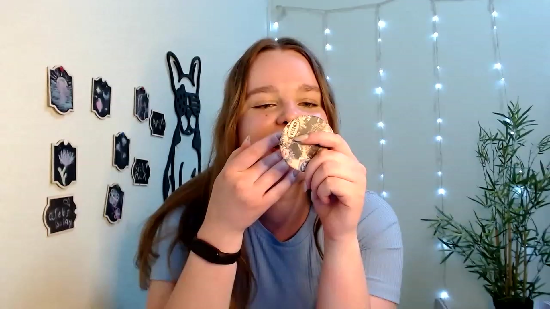 Gallery image thumbnail from Cold_Moon's myfreecams stream on, 06/03/2023, 15:00 image 4 of 20