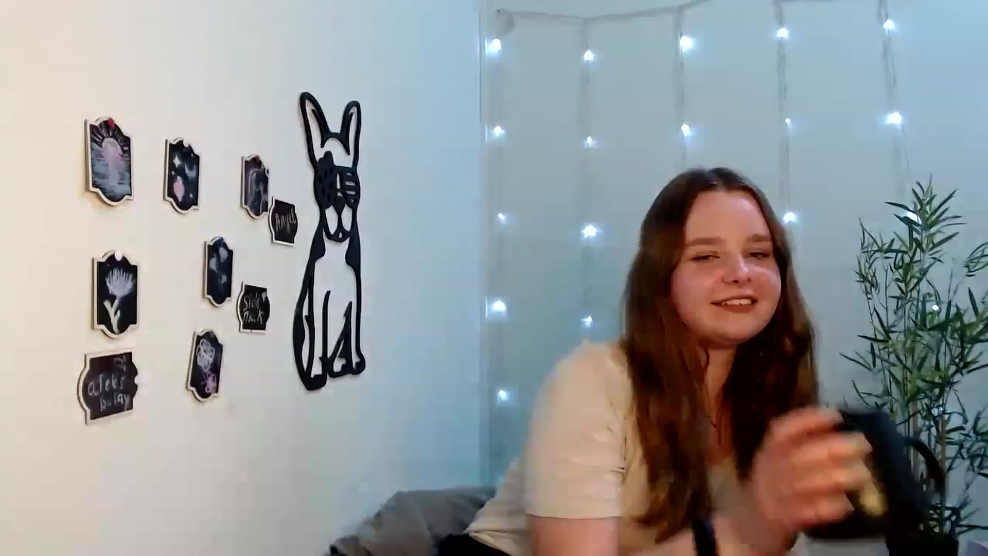 Gallery image thumbnail from Cold_Moon's myfreecams stream on, 06/04/2023, 15:09 image 12 of 20