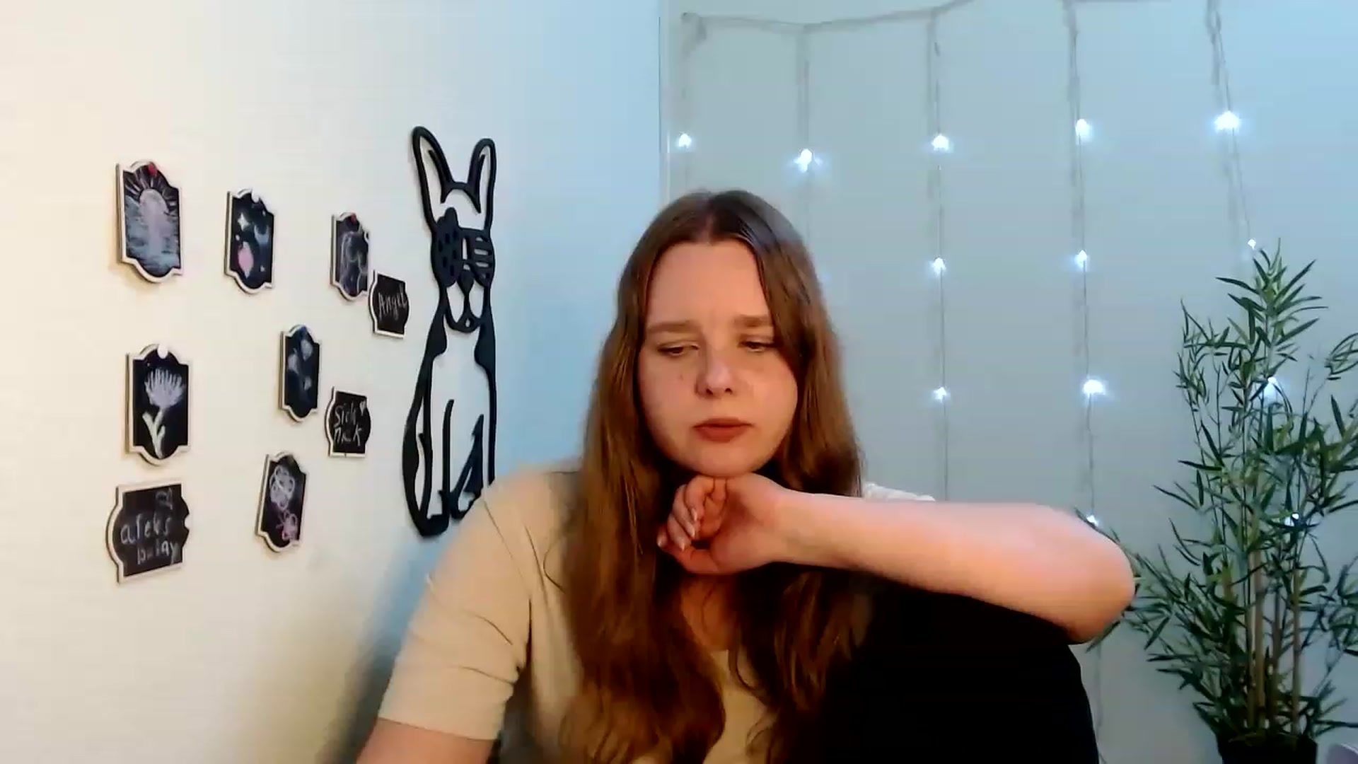 Gallery image thumbnail from Cold_Moon's myfreecams stream on, 06/04/2023, 15:09 image 7 of 20