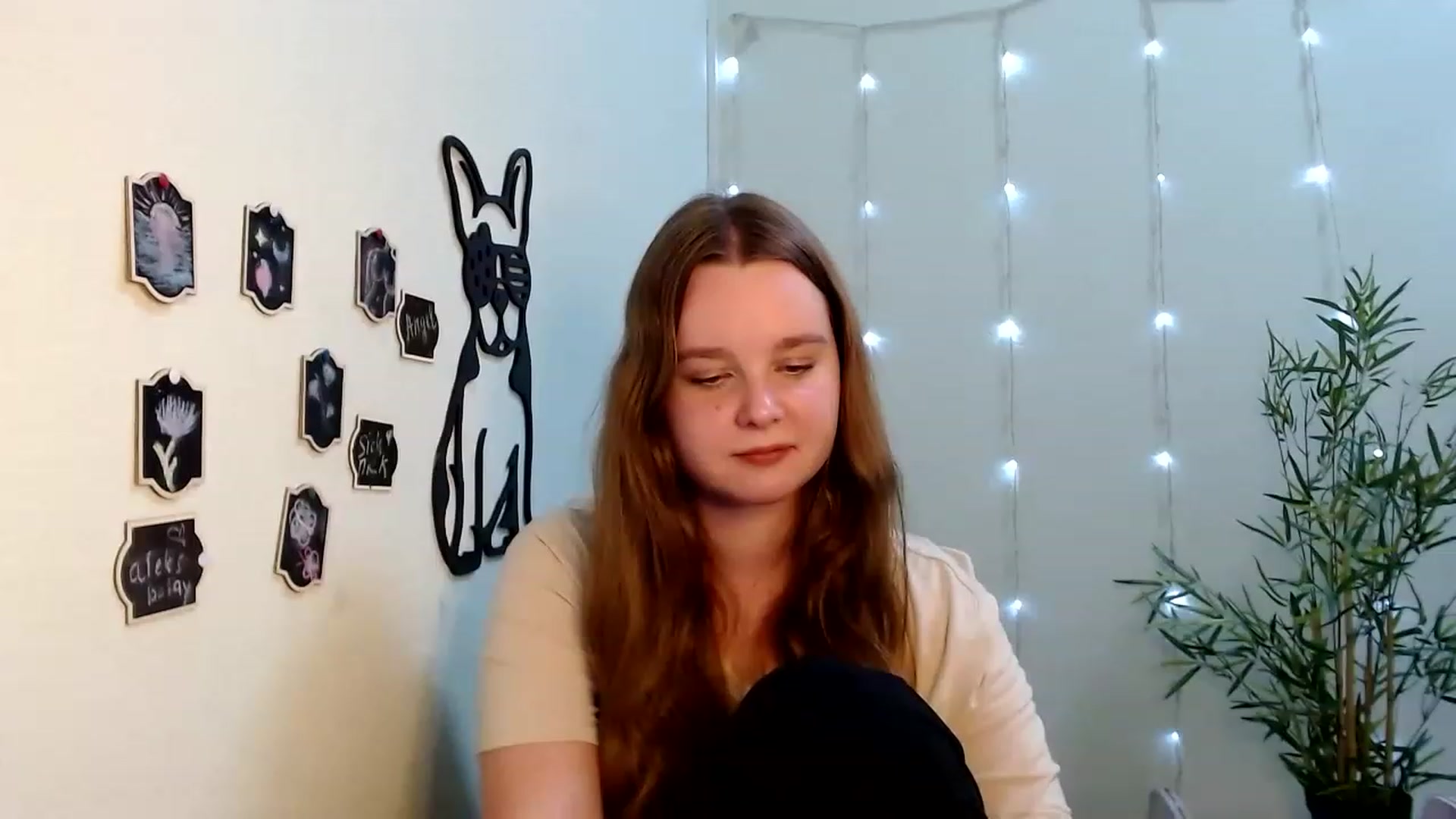 Gallery image thumbnail from Cold_Moon's myfreecams stream on, 06/04/2023, 15:09 image 13 of 20
