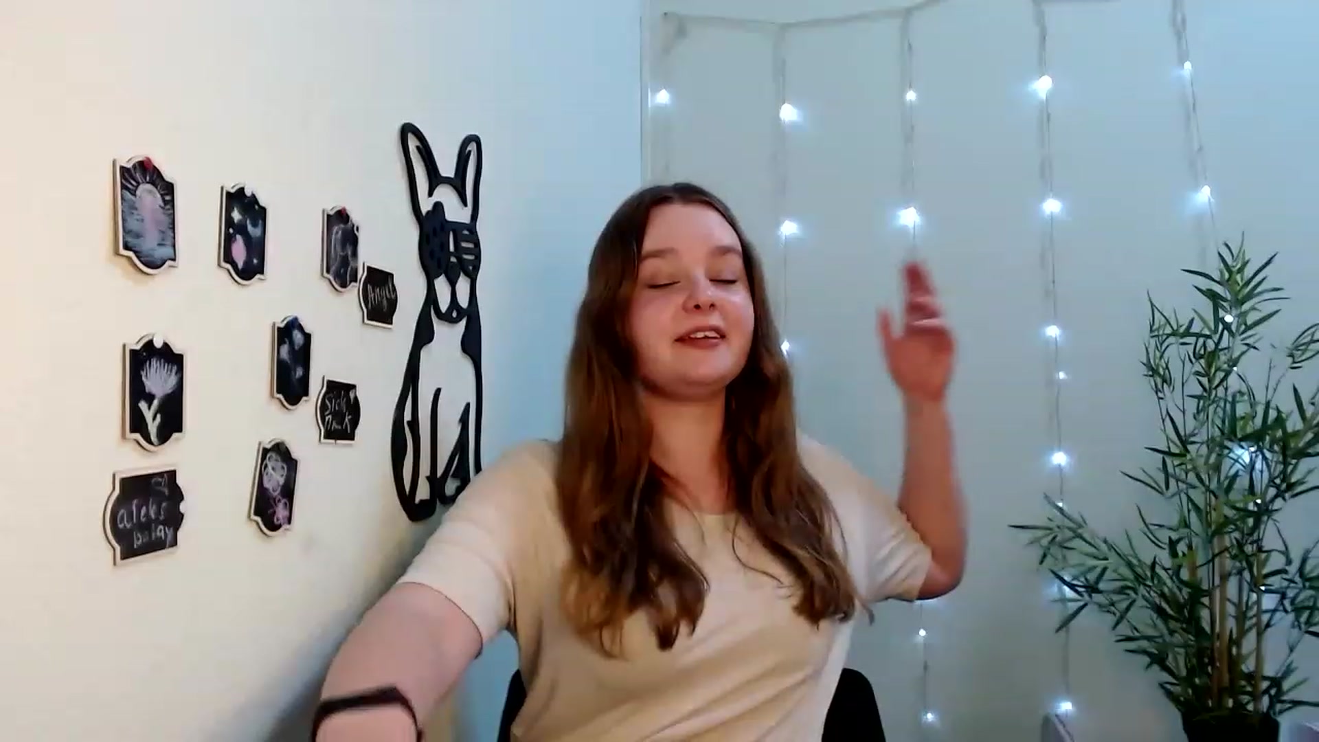 Gallery image thumbnail from Cold_Moon's myfreecams stream on, 06/04/2023, 15:09 image 20 of 20