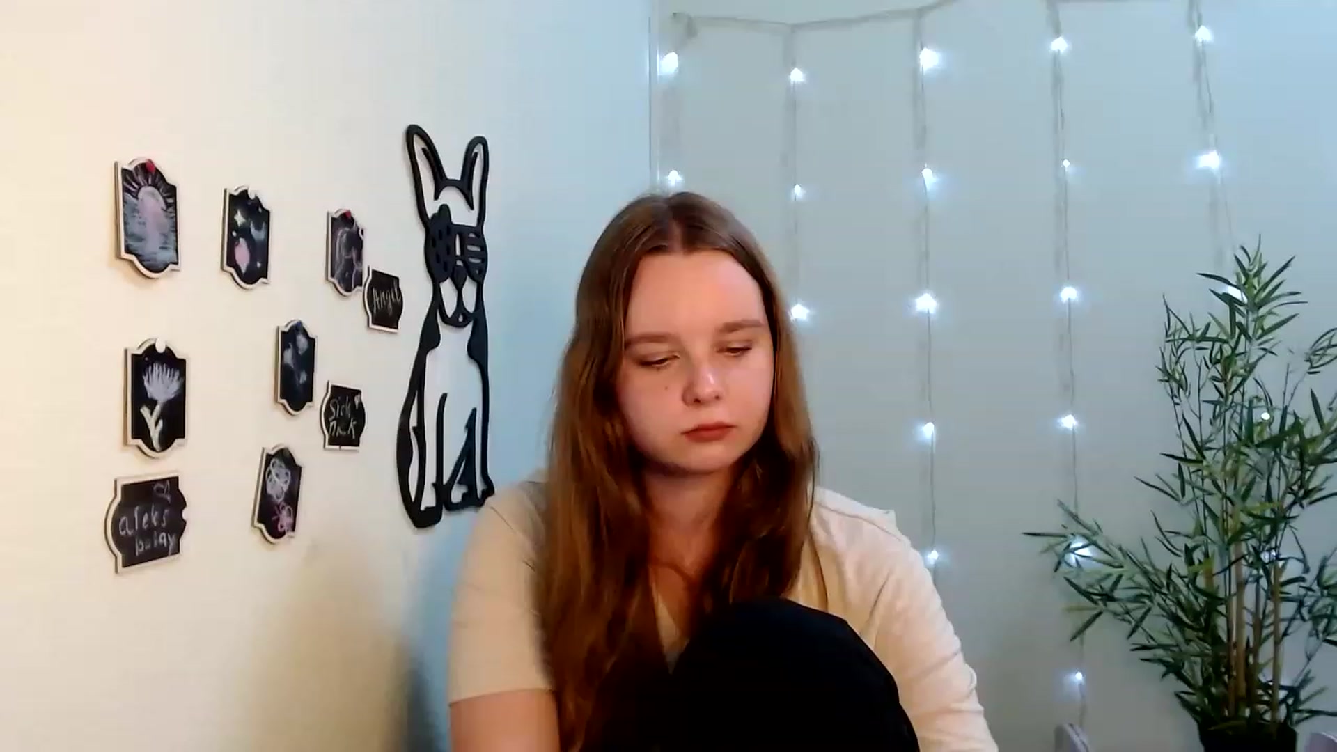 Gallery image thumbnail from Cold_Moon's myfreecams stream on, 06/04/2023, 15:09 image 15 of 20