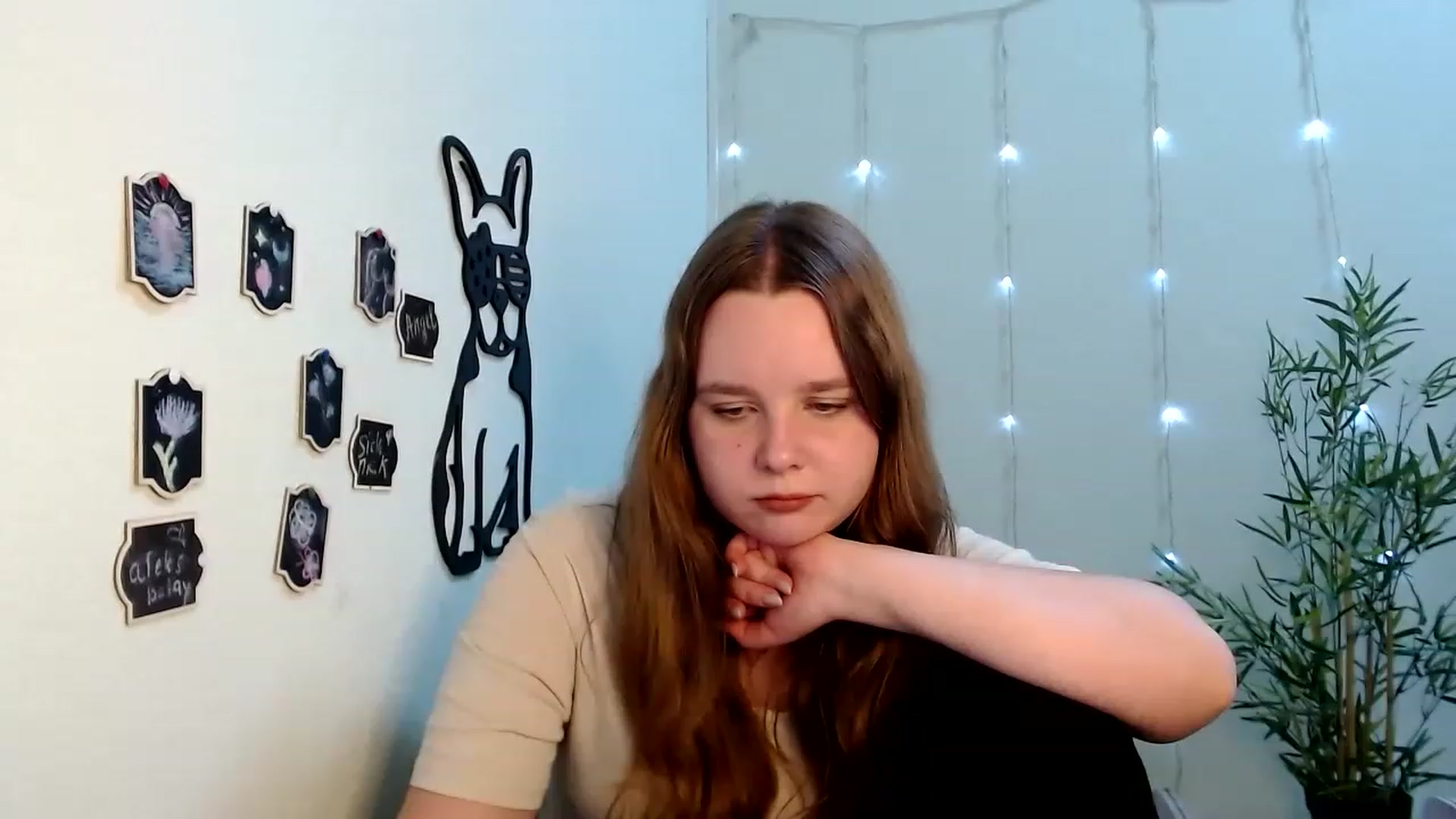 Gallery image thumbnail from Cold_Moon's myfreecams stream on, 06/04/2023, 15:09 image 6 of 20