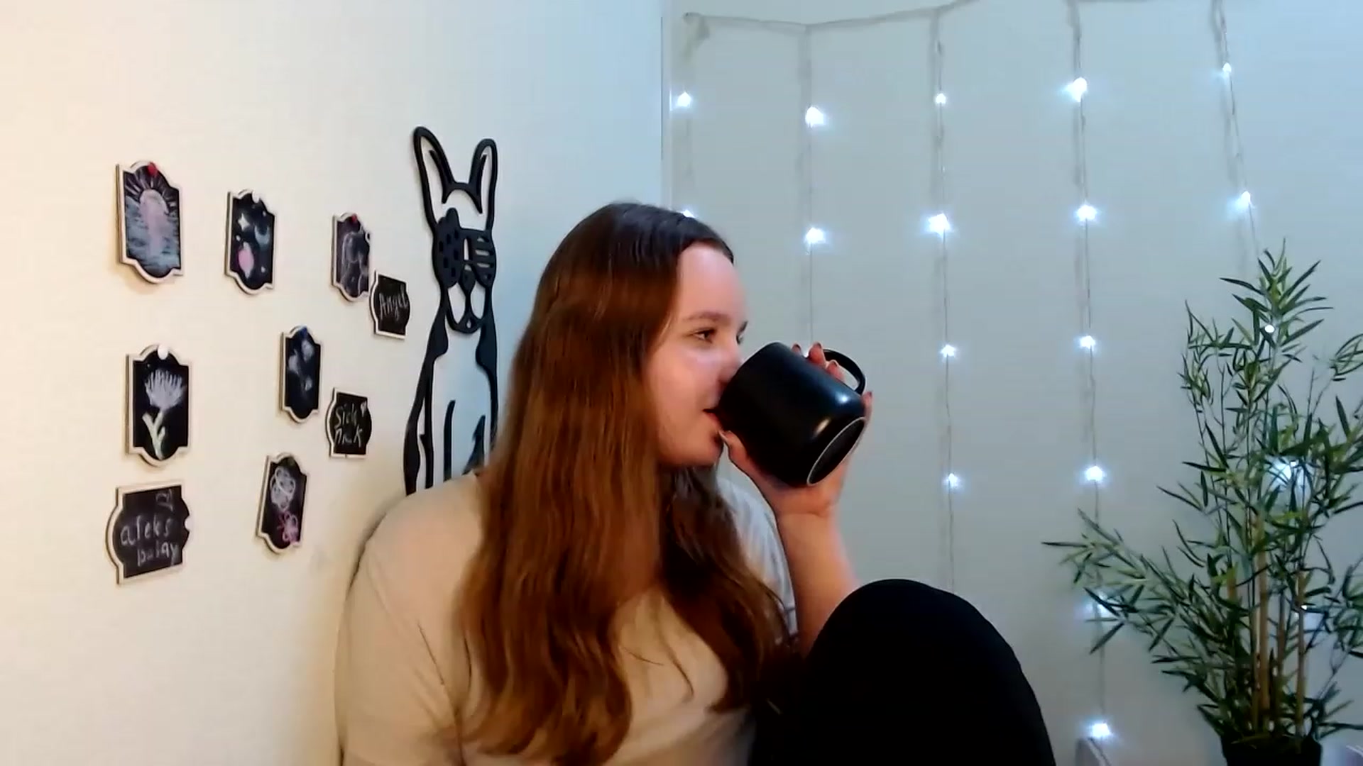 Gallery image thumbnail from Cold_Moon's myfreecams stream on, 06/04/2023, 15:24 image 15 of 20