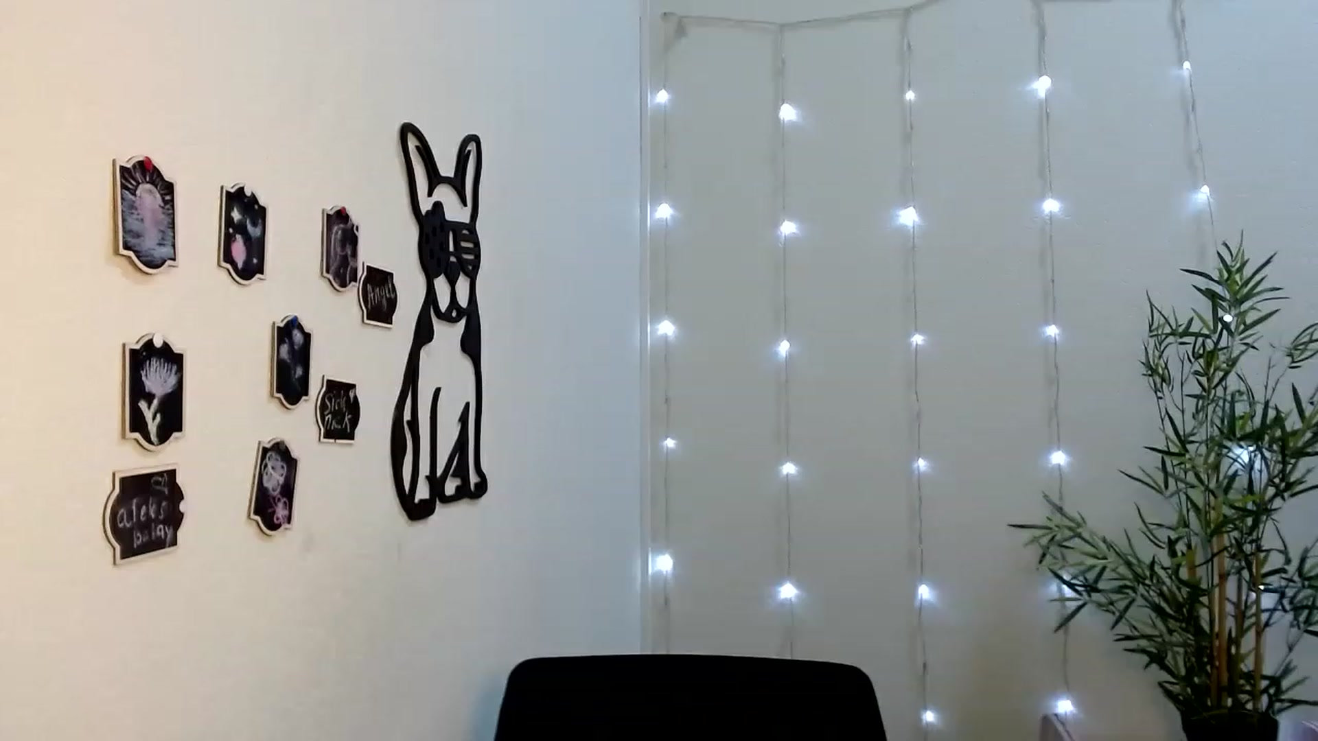 Gallery image thumbnail from Cold_Moon's myfreecams stream on, 06/04/2023, 15:24 image 6 of 20