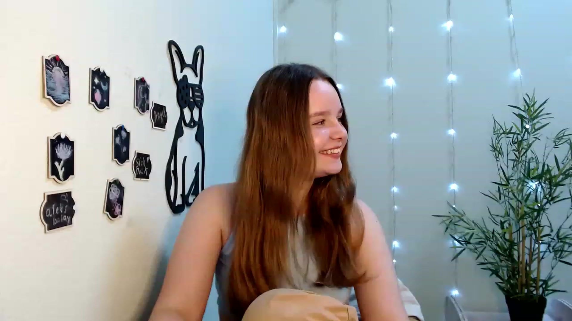 Gallery image thumbnail from Cold_Moon's myfreecams stream on, 06/05/2023, 12:08 image 18 of 20