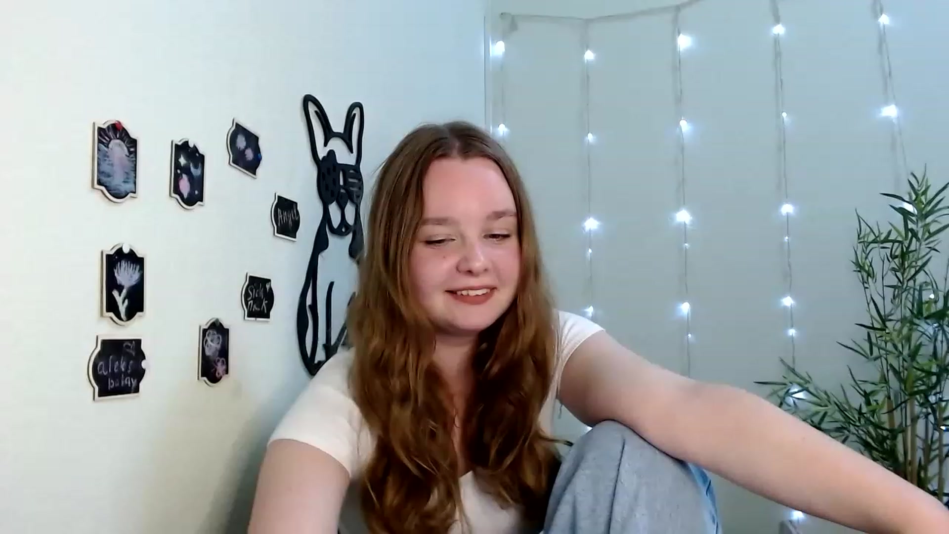 Gallery image thumbnail from Cold_Moon's myfreecams stream on, 06/11/2023, 13:29 image 14 of 20