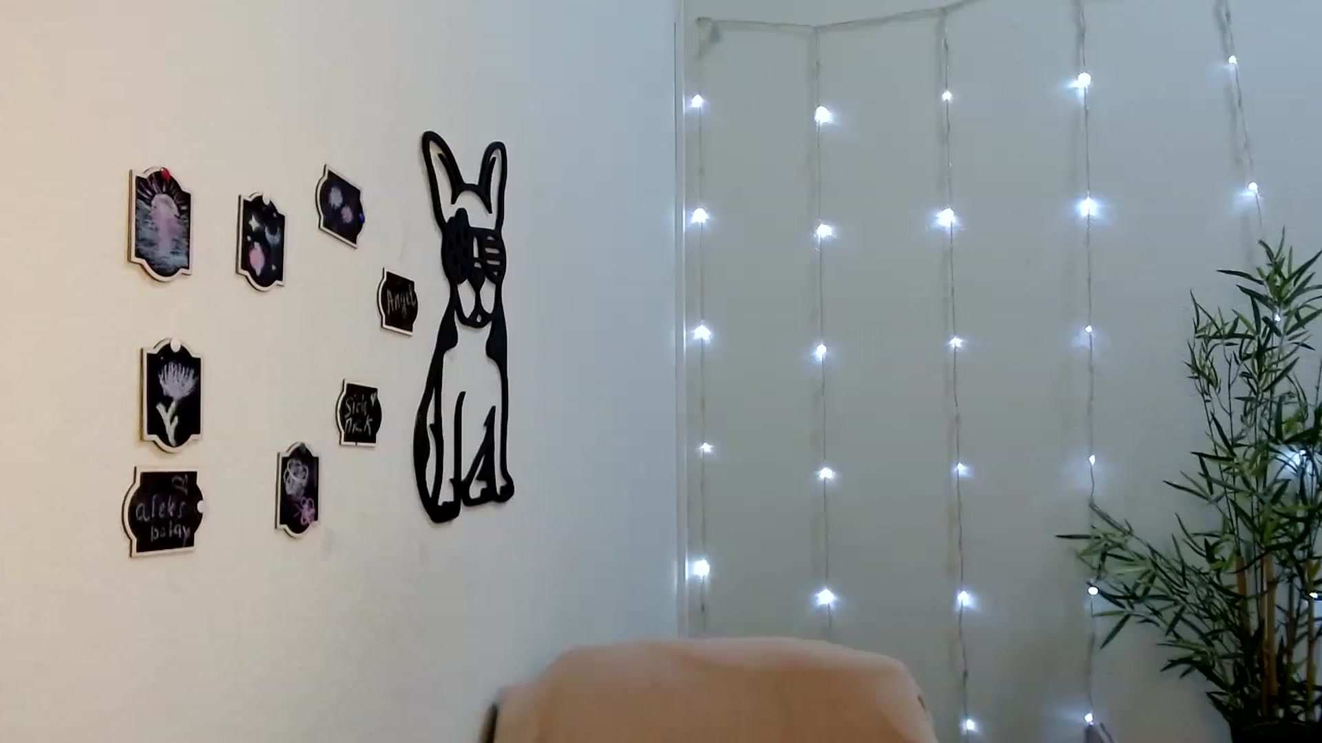 Gallery image thumbnail from Cold_Moon's myfreecams stream on, 06/11/2023, 15:16 image 6 of 20