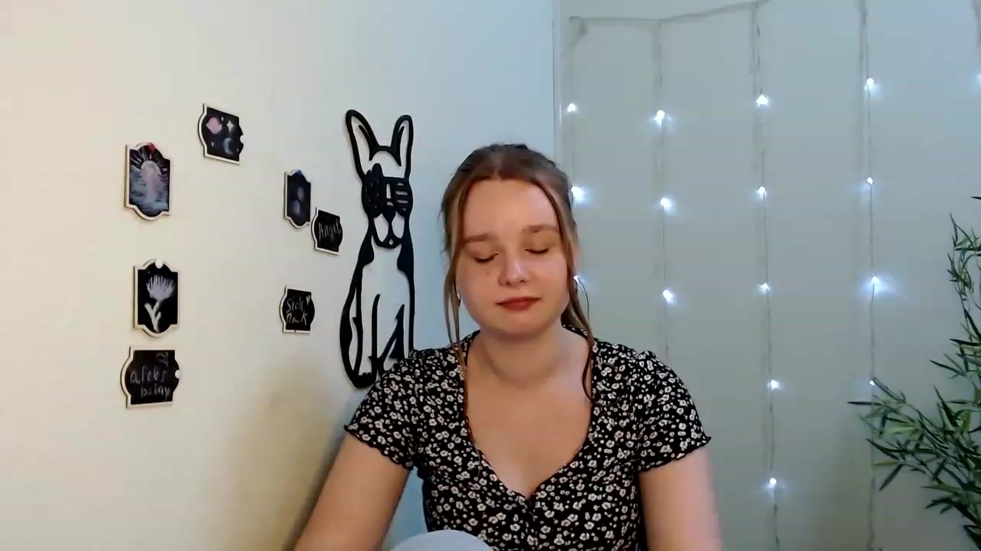 Gallery image thumbnail from Cold_Moon's myfreecams stream on, 06/15/2023, 11:50 image 3 of 20