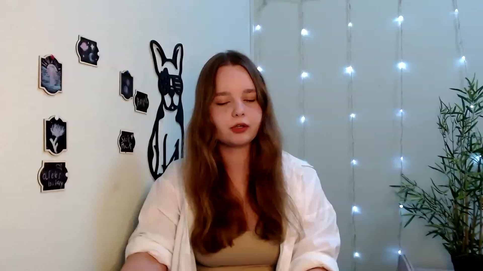 Gallery image thumbnail from Cold_Moon's myfreecams stream on, 06/16/2023, 14:01 image 19 of 20