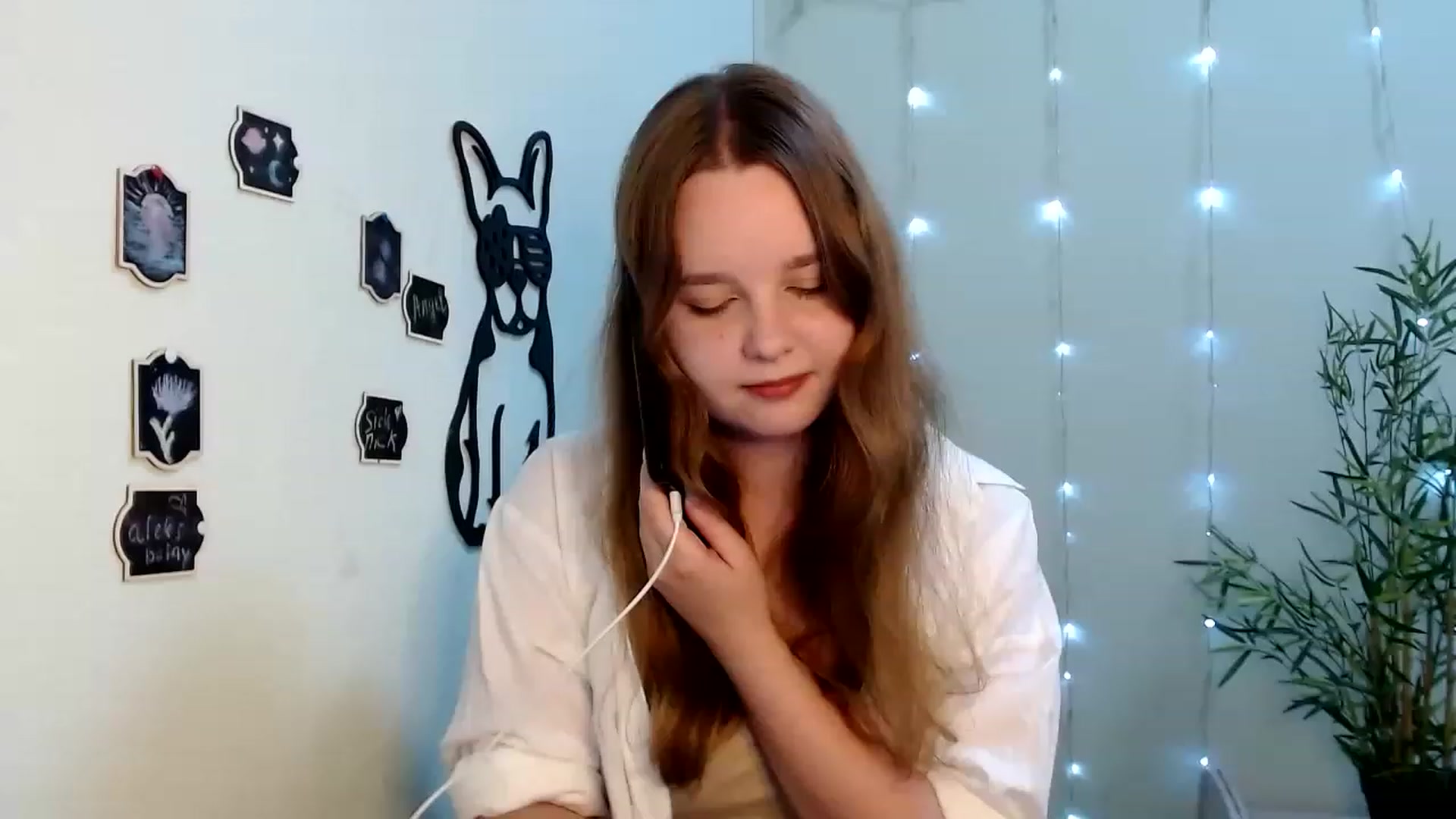 Gallery image thumbnail from Cold_Moon's myfreecams stream on, 06/16/2023, 14:01 image 17 of 20