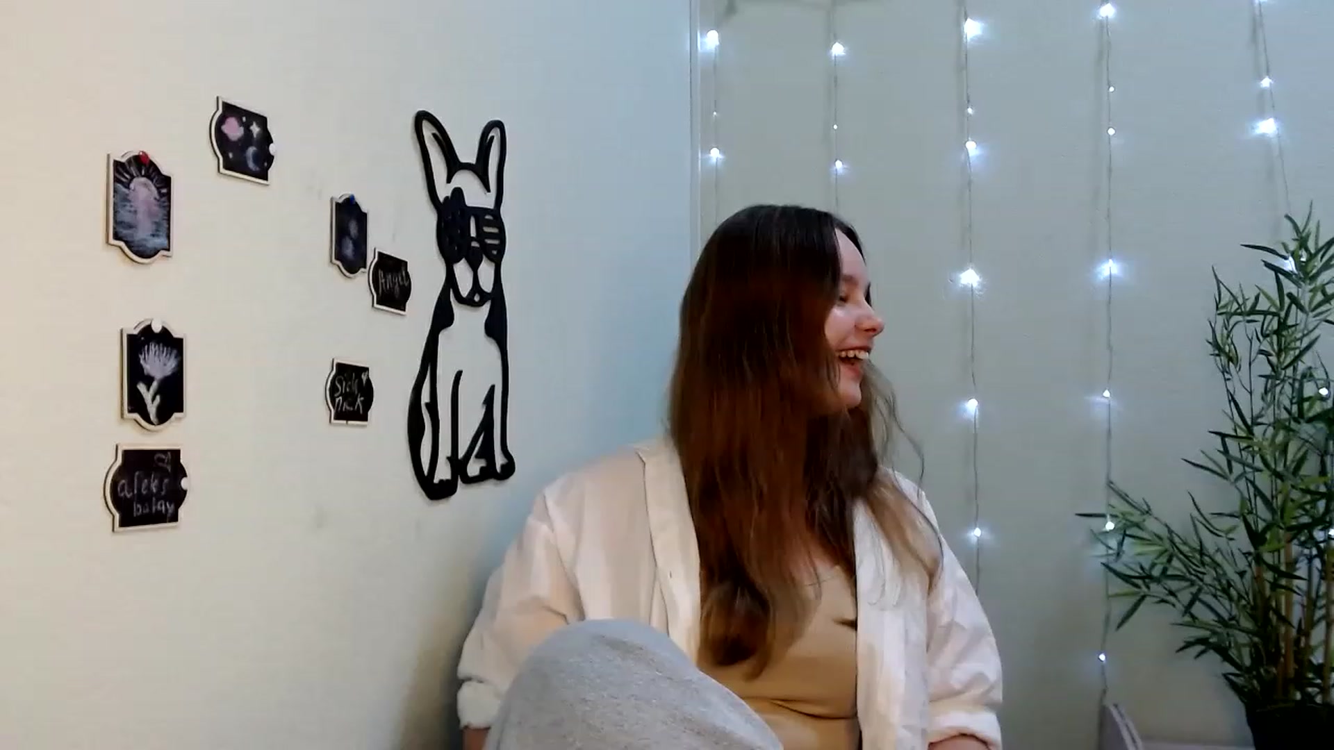 Gallery image thumbnail from Cold_Moon's myfreecams stream on, 06/16/2023, 14:01 image 12 of 20