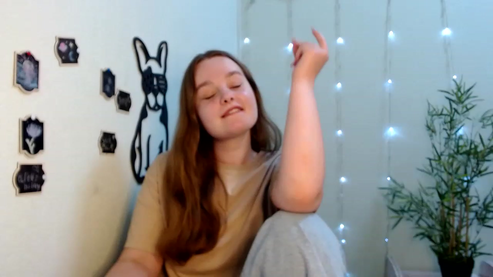 Gallery image thumbnail from Cold_Moon's myfreecams stream on, 06/16/2023, 16:58 image 17 of 20
