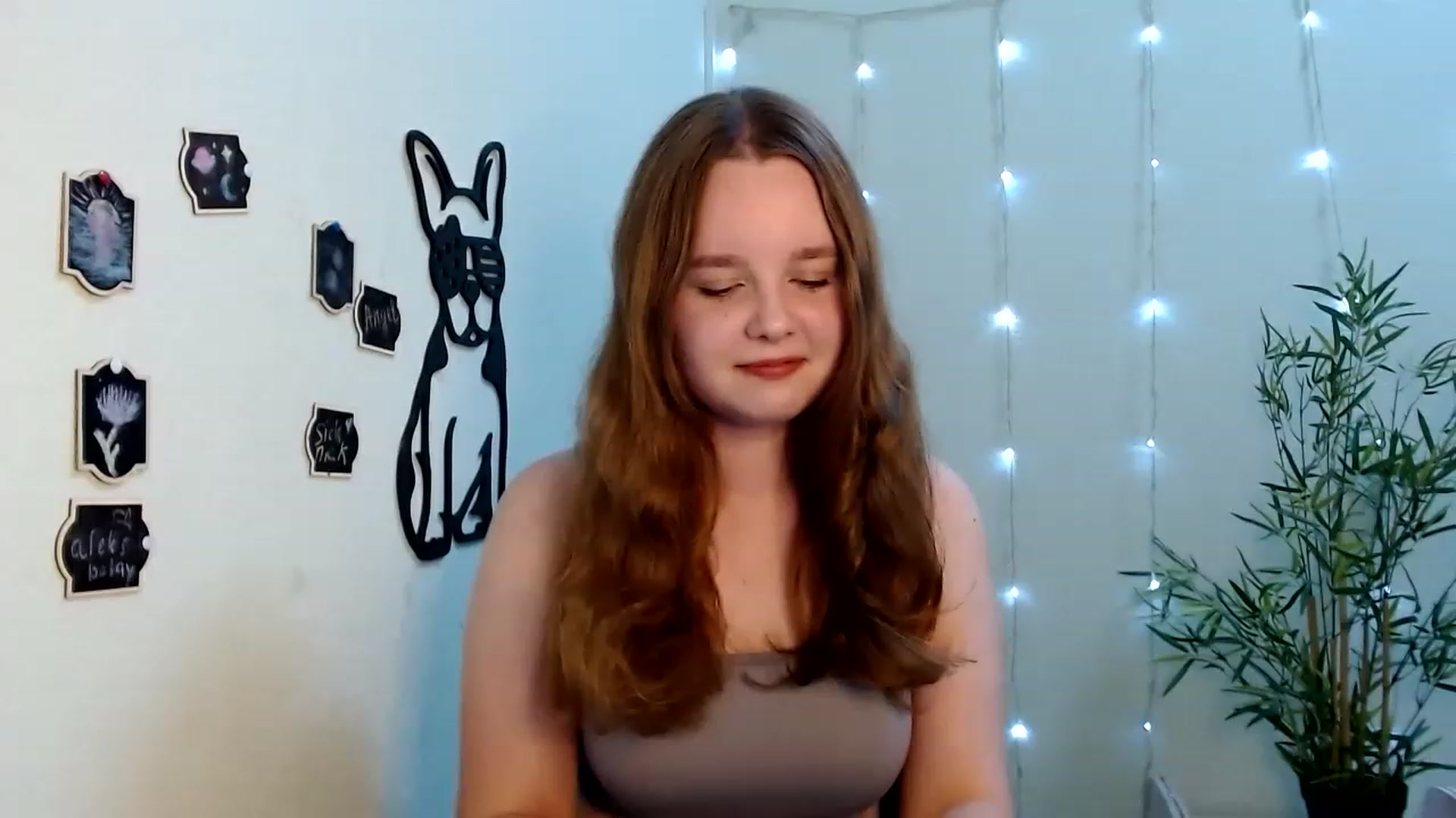 Gallery image thumbnail from Cold_Moon's myfreecams stream on, 06/18/2023, 13:22 image 19 of 20