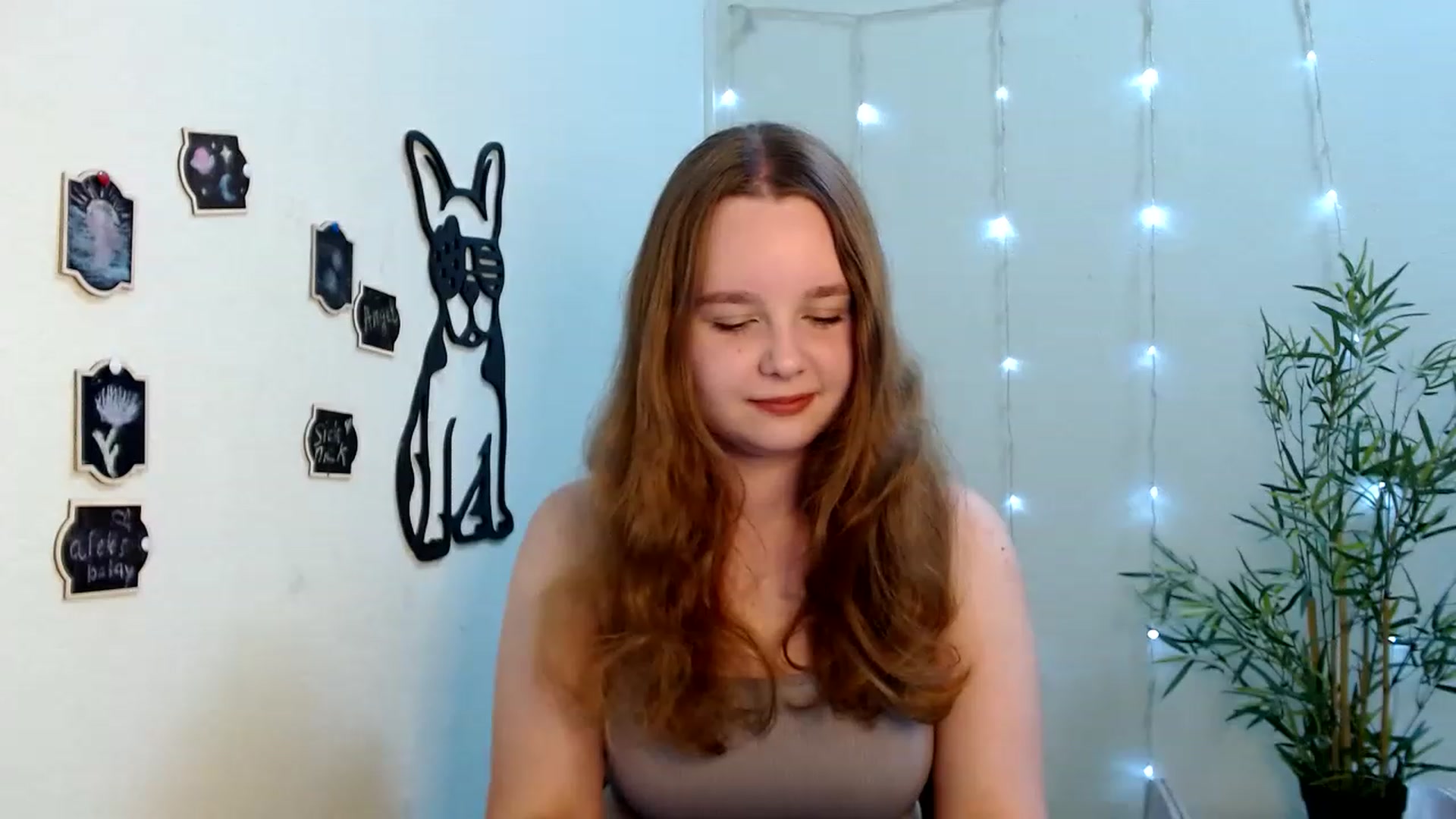 Gallery image thumbnail from Cold_Moon's myfreecams stream on, 06/18/2023, 13:22 image 5 of 20