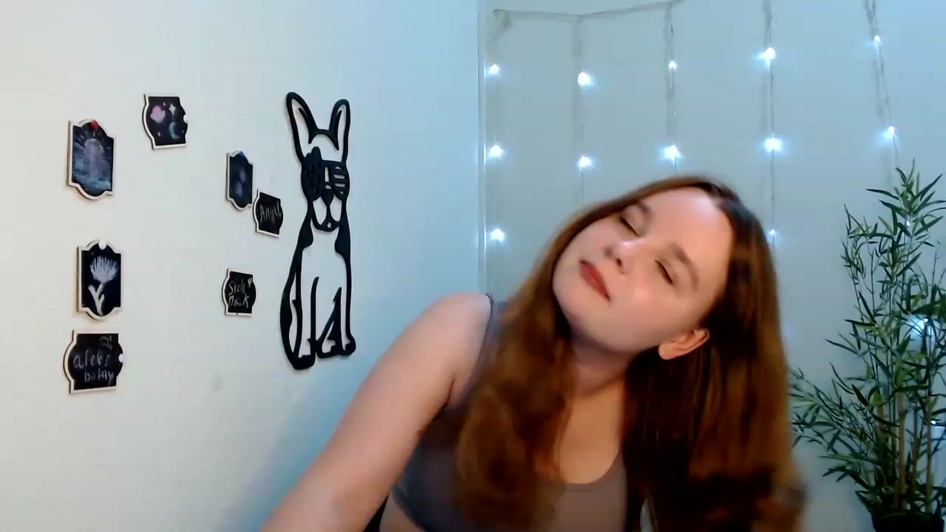 Gallery image thumbnail from Cold_Moon's myfreecams stream on, 06/18/2023, 15:24 image 6 of 20
