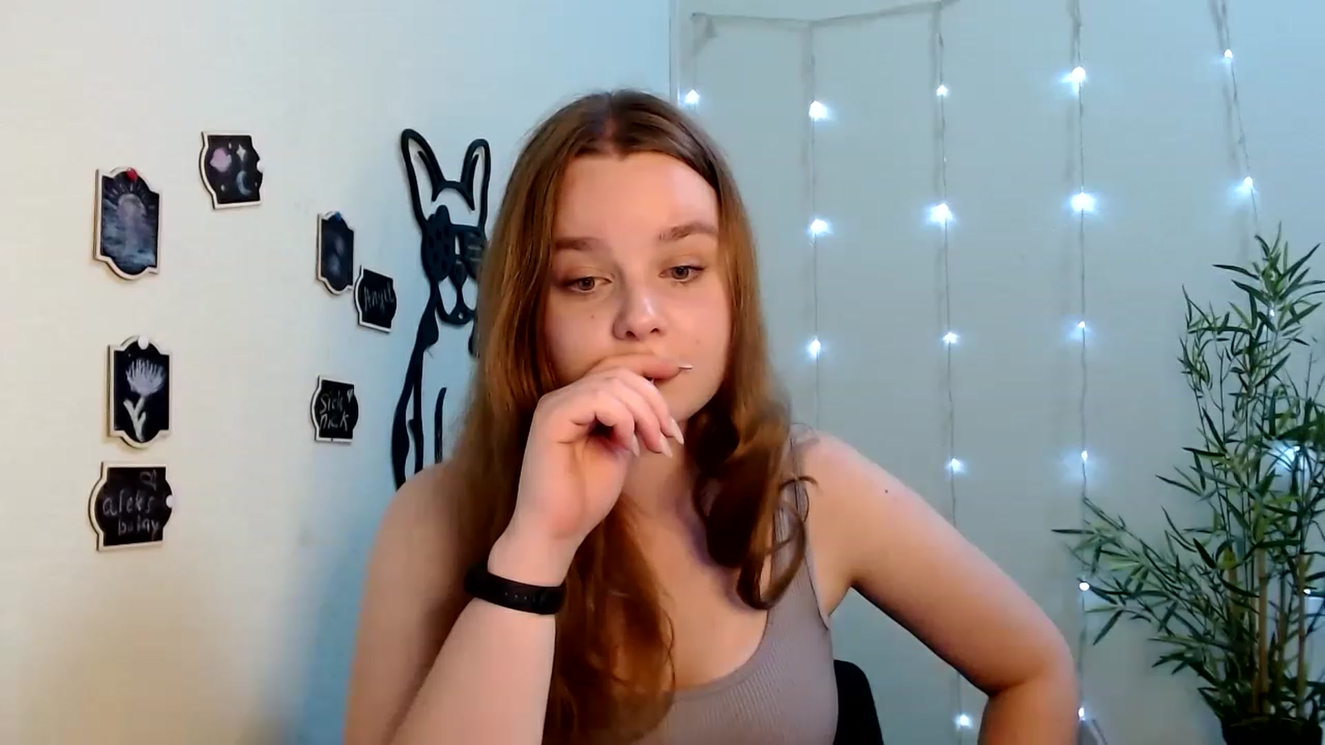 Gallery image thumbnail from Cold_Moon's myfreecams stream on, 06/18/2023, 15:24 image 12 of 20