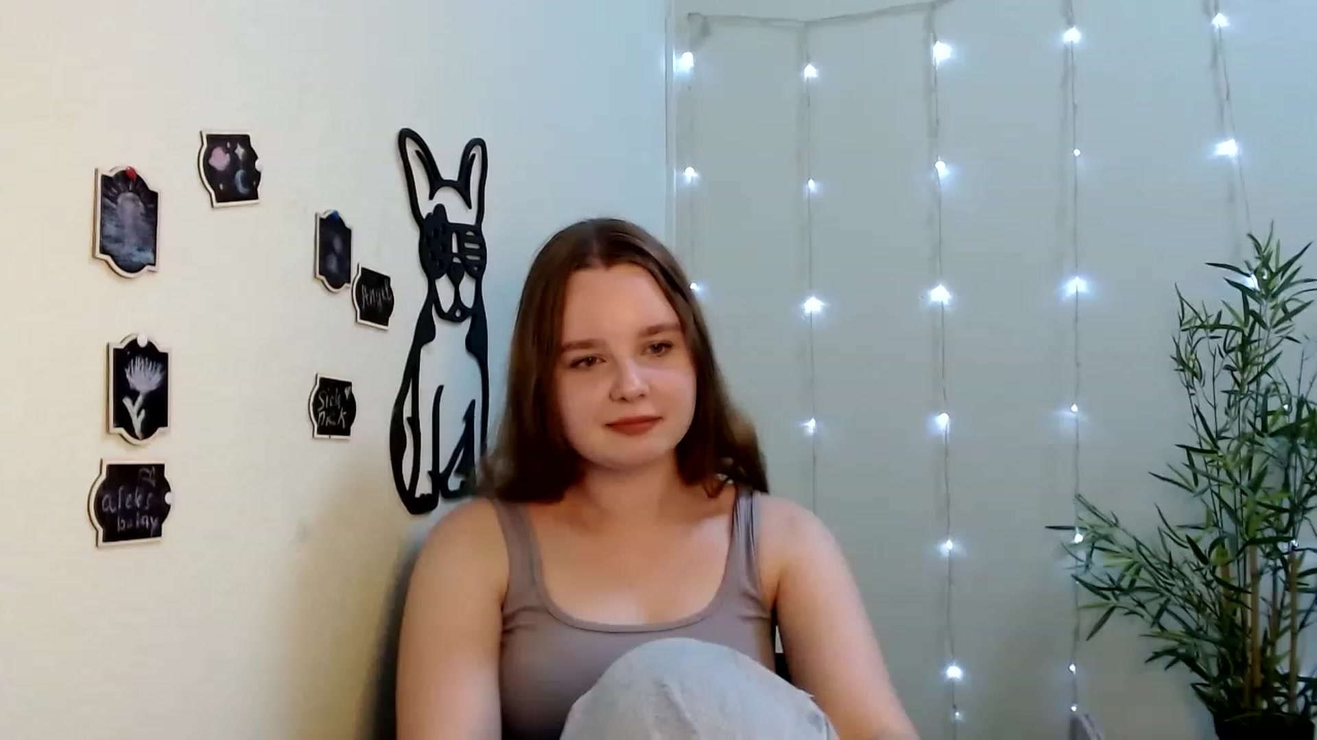 Gallery image thumbnail from Cold_Moon's myfreecams stream on, 06/18/2023, 15:24 image 8 of 20