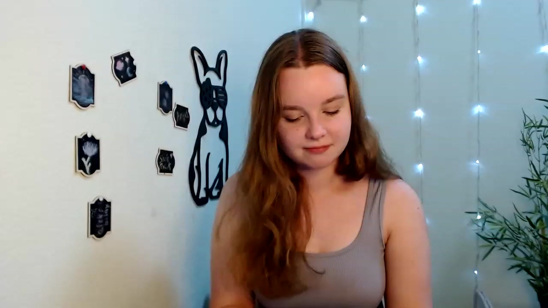 Gallery image thumbnail from Cold_Moon's myfreecams stream on, 06/18/2023, 17:28 image 14 of 20