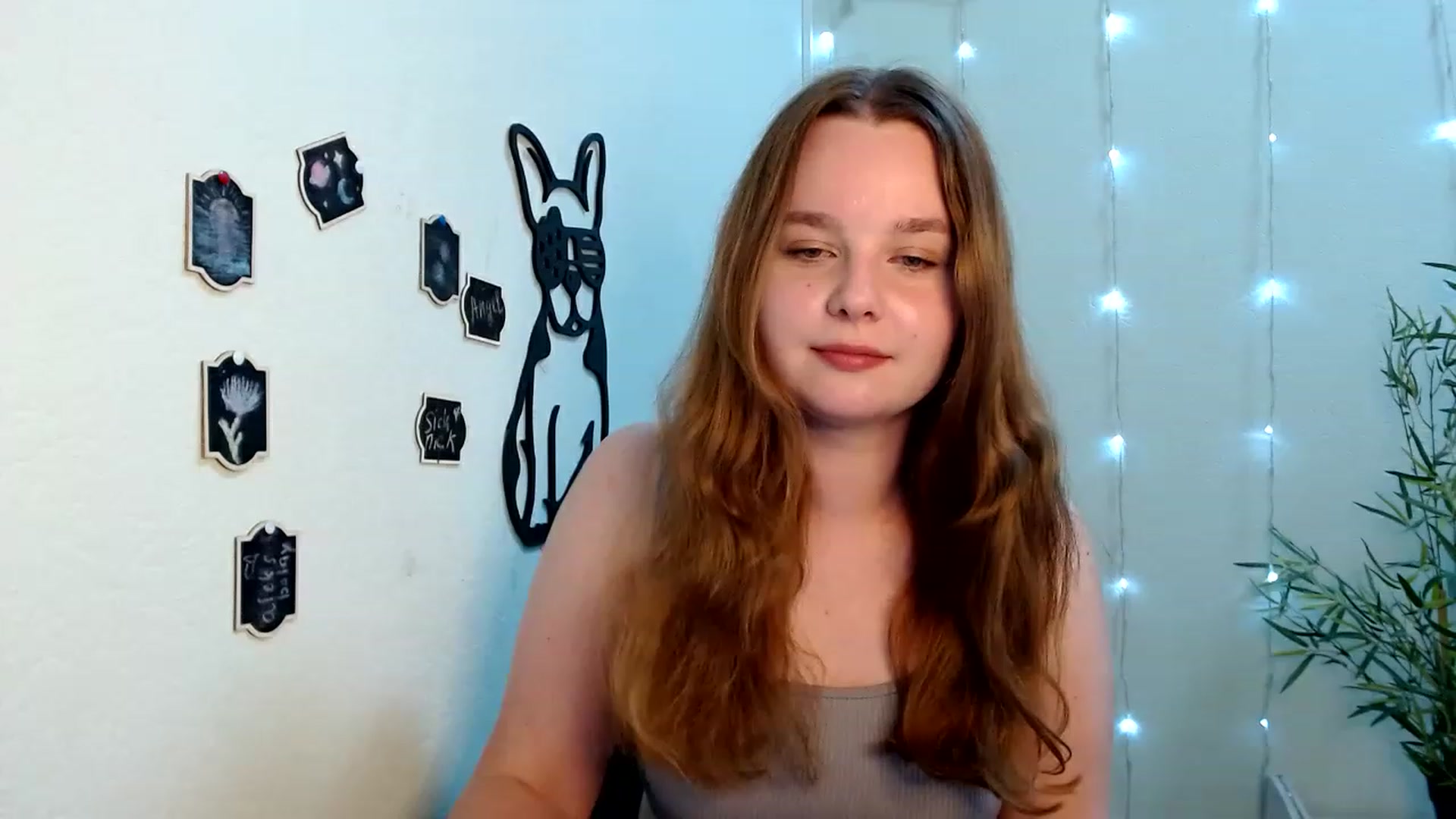 Gallery image thumbnail from Cold_Moon's myfreecams stream on, 06/18/2023, 17:28 image 4 of 20