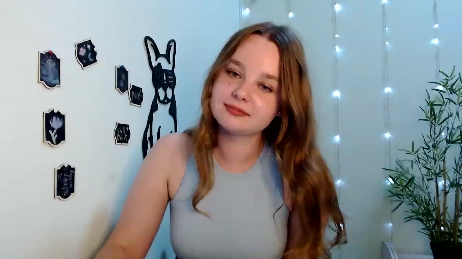 Gallery image thumbnail from Cold_Moon's myfreecams stream on, 06/19/2023, 12:54 image 18 of 20
