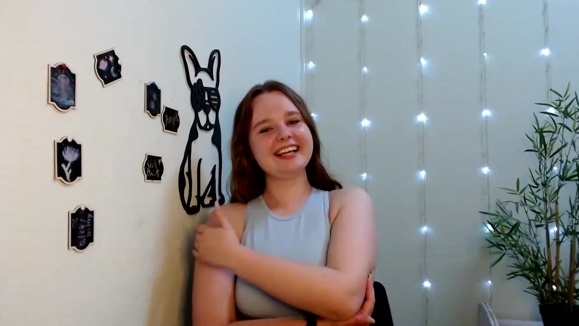 Gallery image thumbnail from Cold_Moon's myfreecams stream on, 06/19/2023, 14:08 image 19 of 20