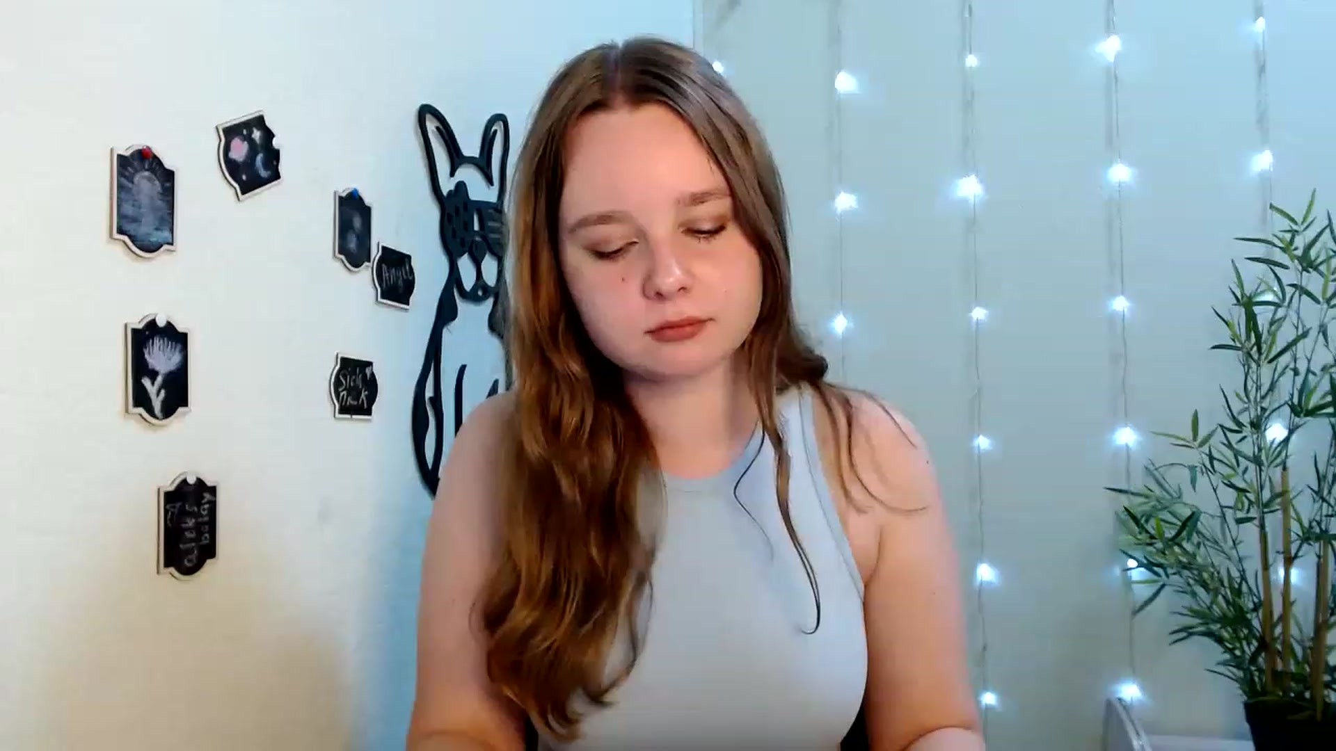 Gallery image thumbnail from Cold_Moon's myfreecams stream on, 06/19/2023, 14:08 image 18 of 20