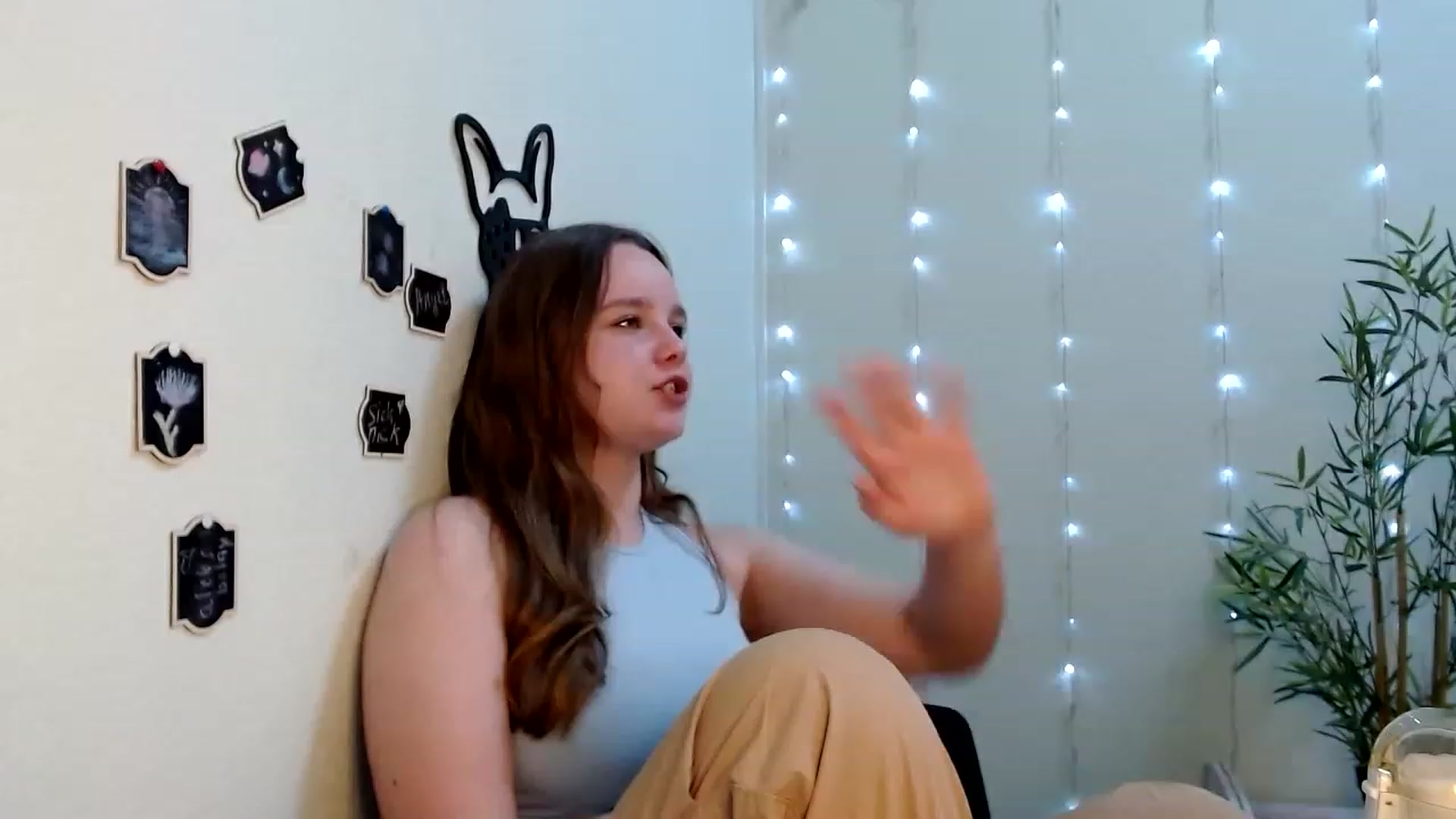 Gallery image thumbnail from Cold_Moon's myfreecams stream on, 06/19/2023, 14:08 image 7 of 20